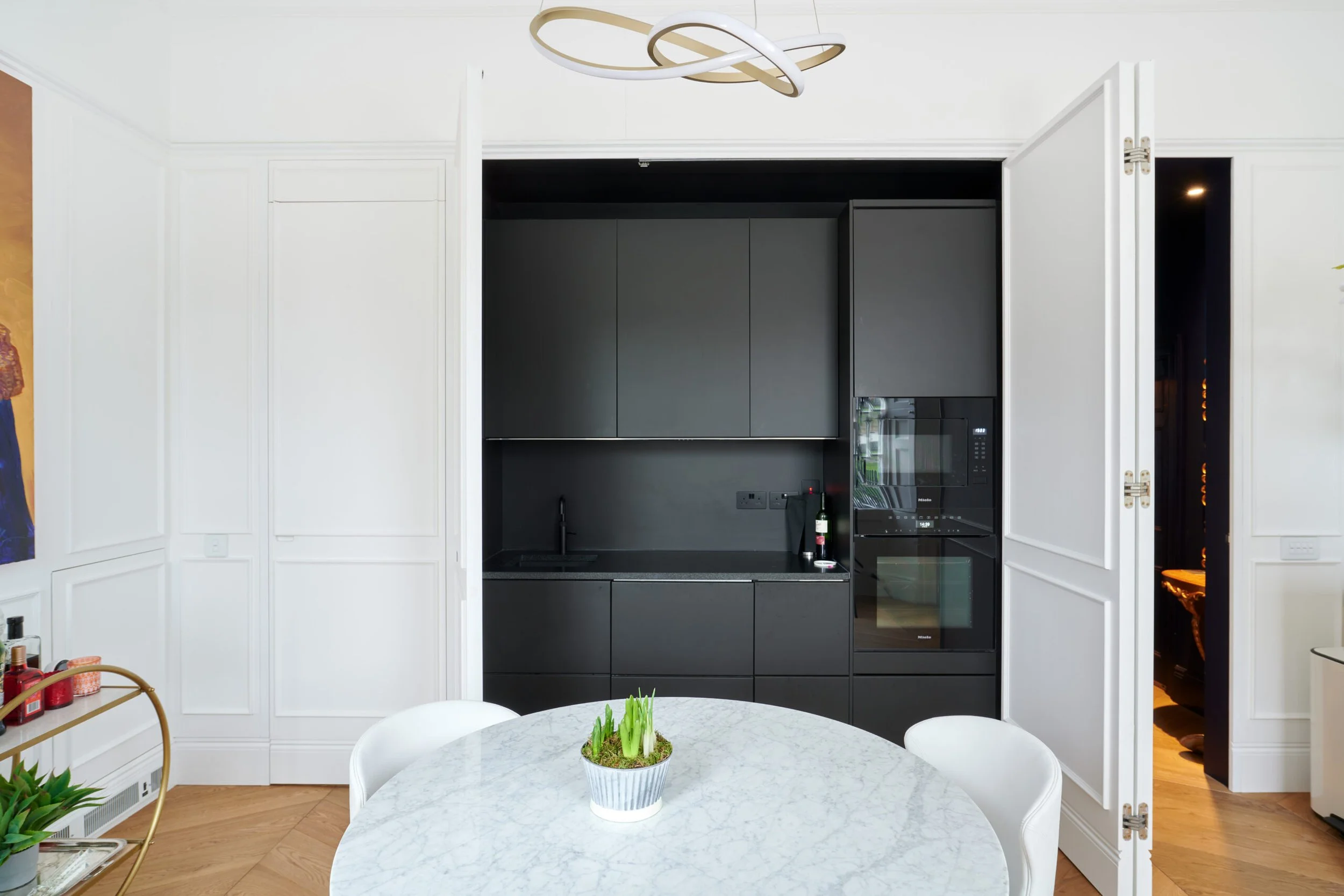 Georgian_Apartment_Hidden_Kitchen.jpg