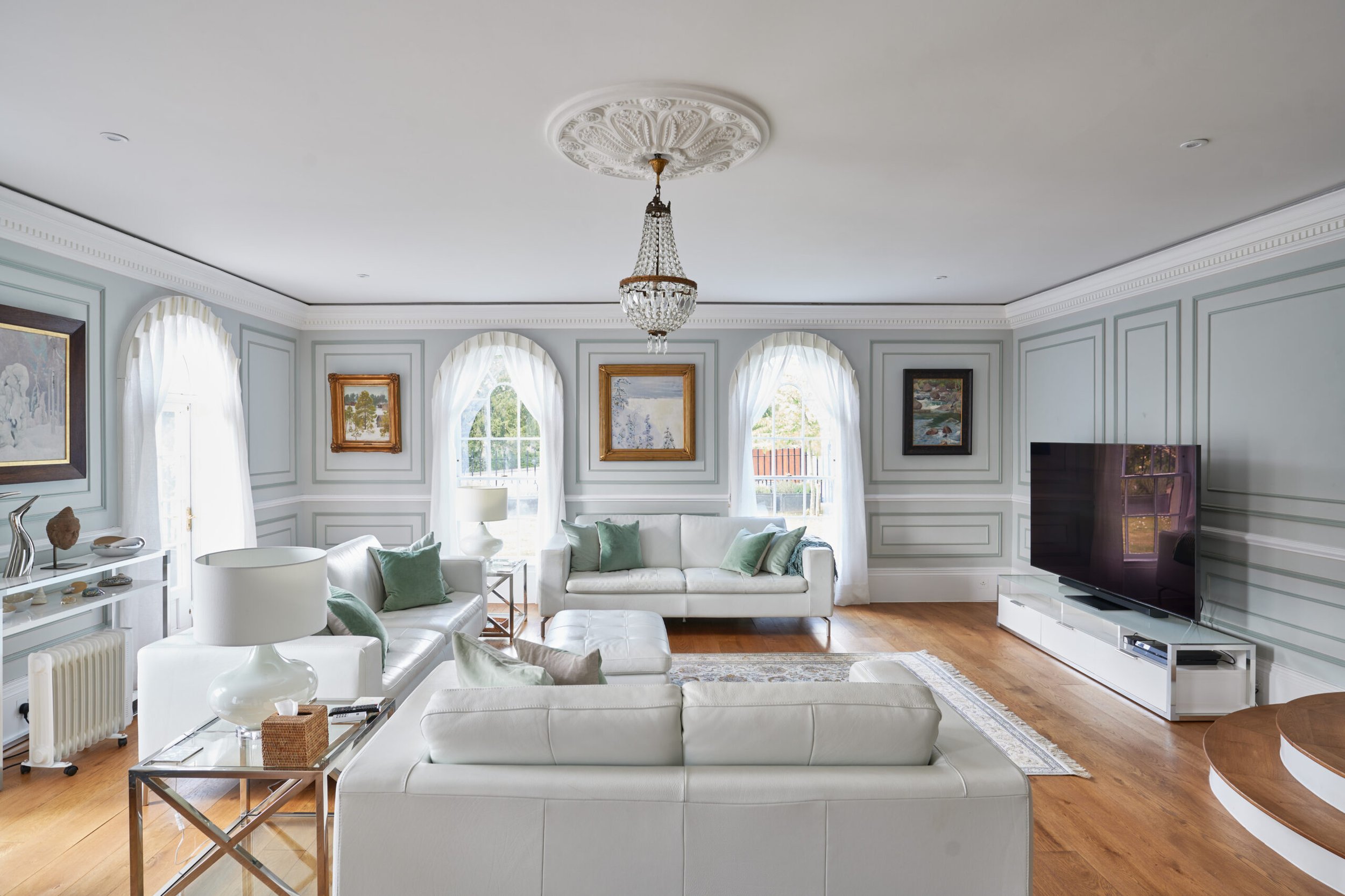 Georgian_Canal_House_Family_Room_Wide.jpg