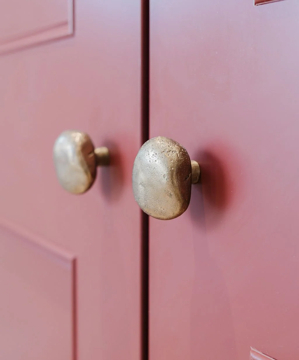 Period_Cottage_Bath_Dressing_Room_Handle_Detail.jpg