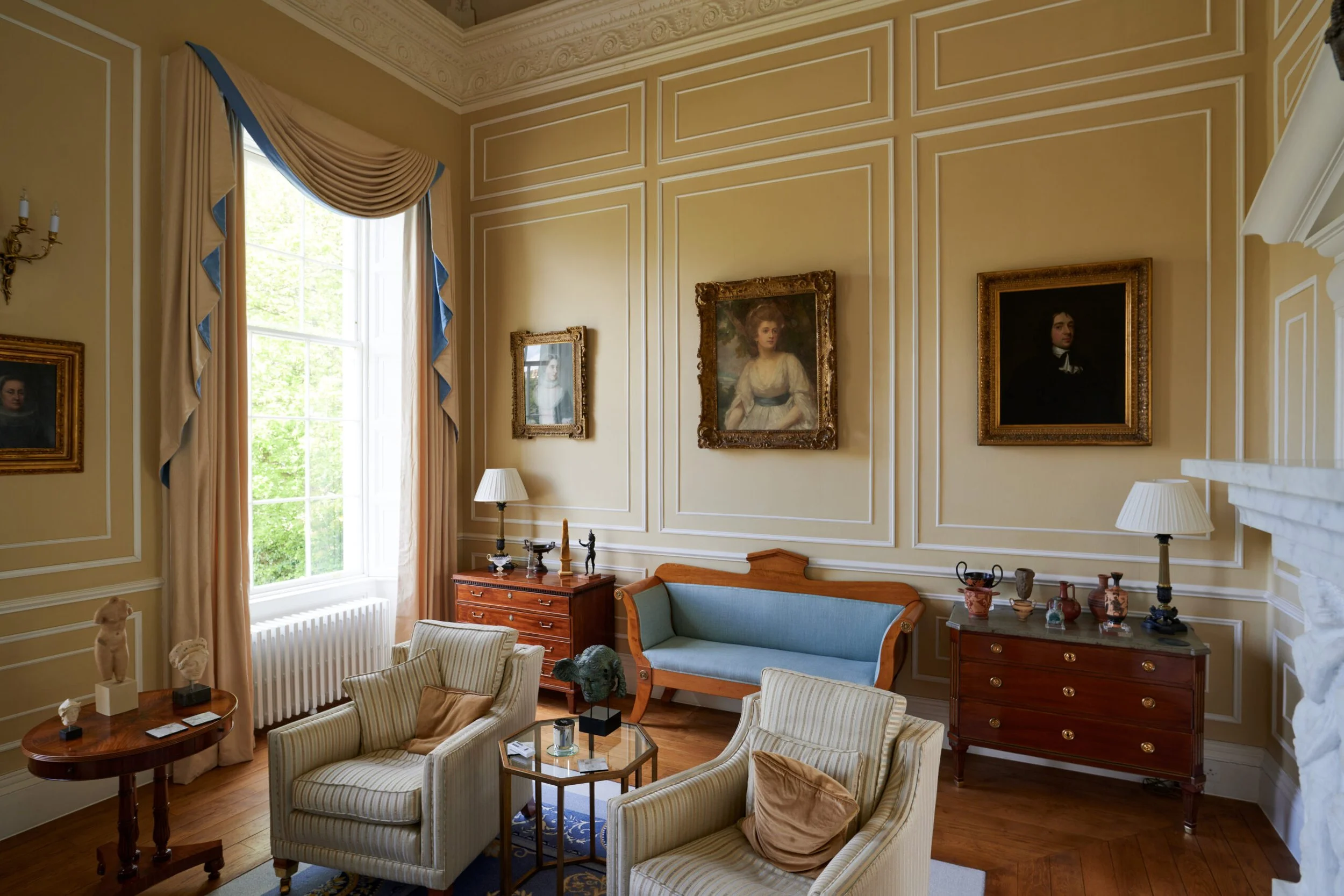 Georgian_Canal_House_Drawing_Room_Window.jpg