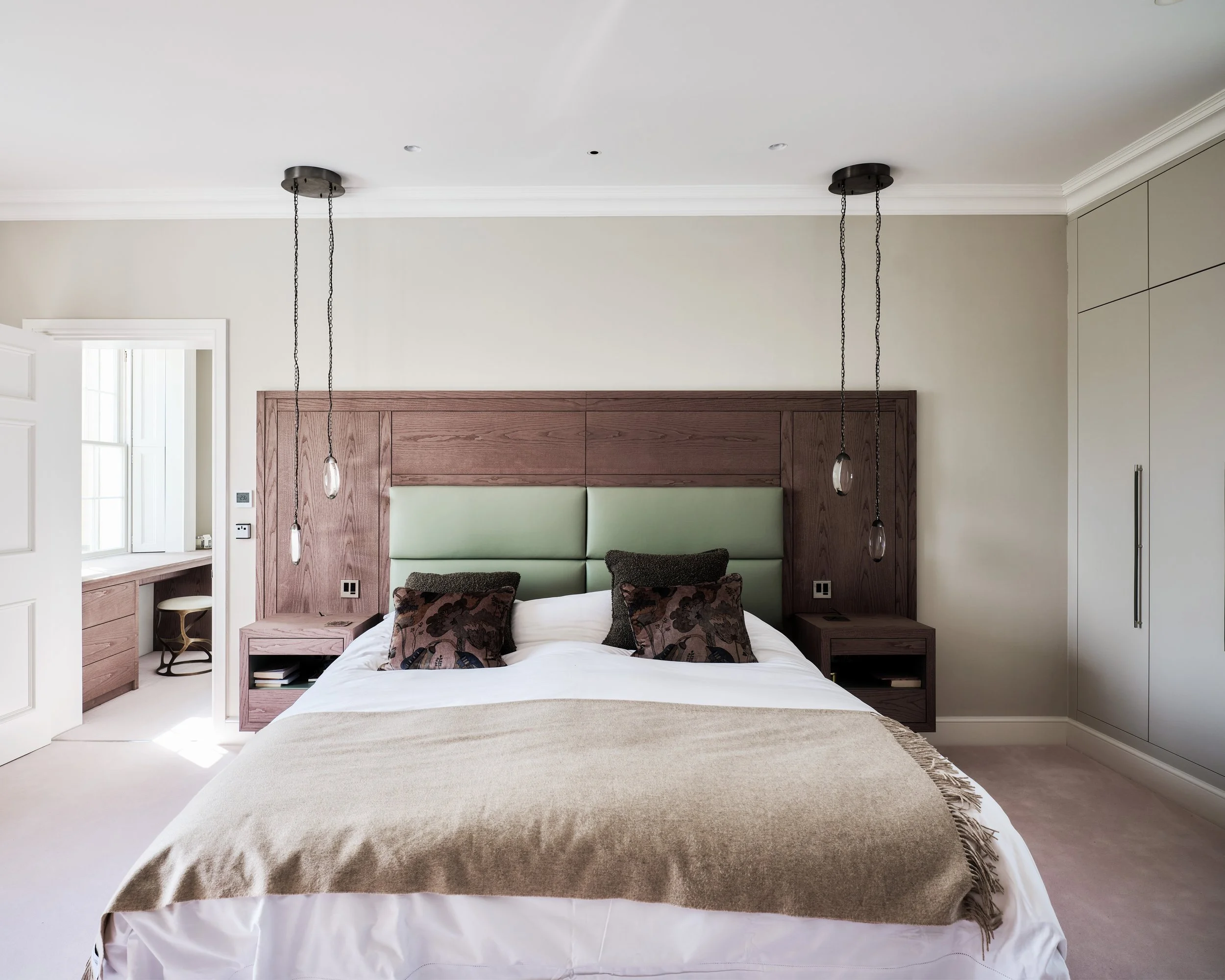 Detached_Georgian_Villa_Bedroom.jpg