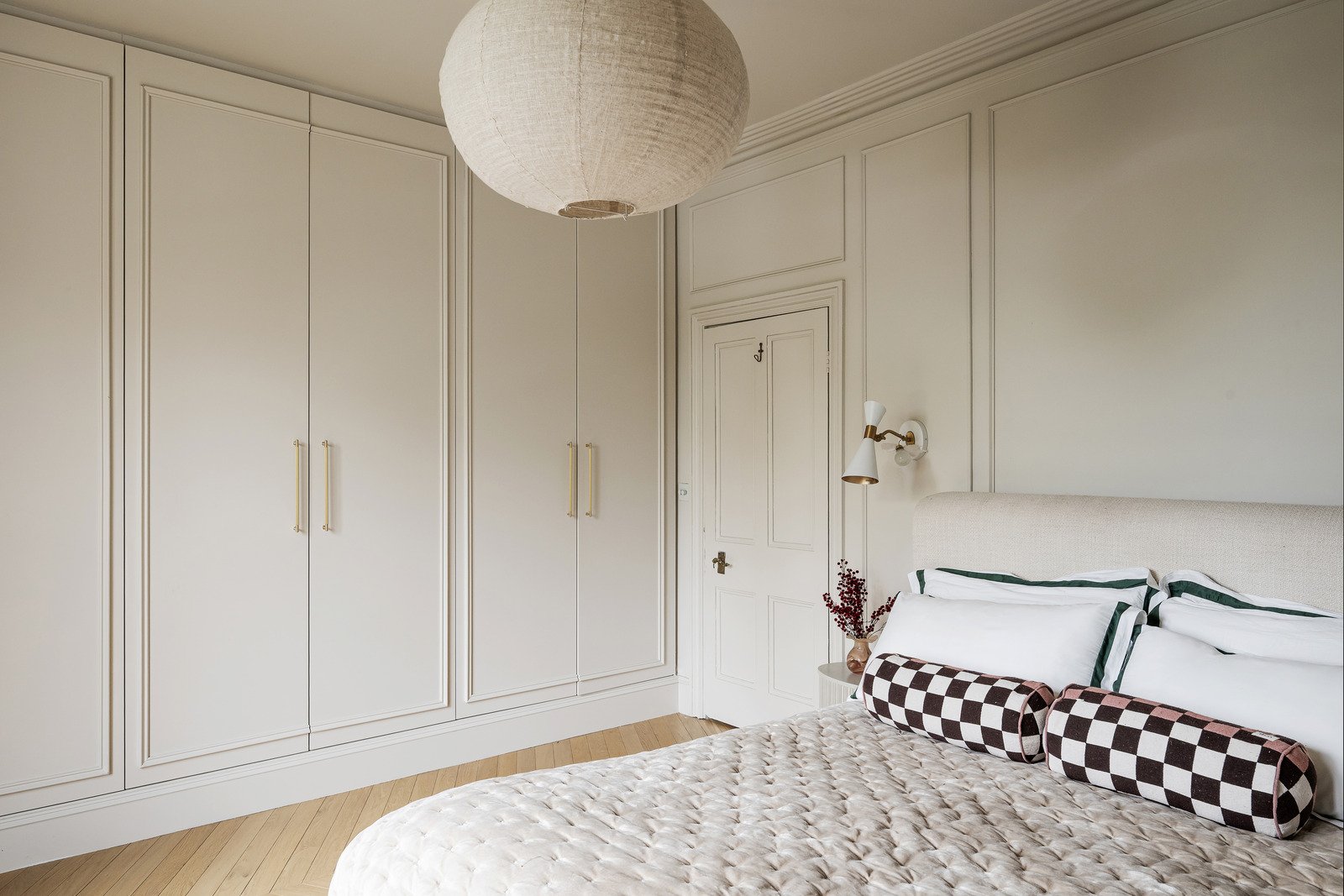 Victorian_Townhouse_Bedroom_Fitted_Wardrobes.jpg