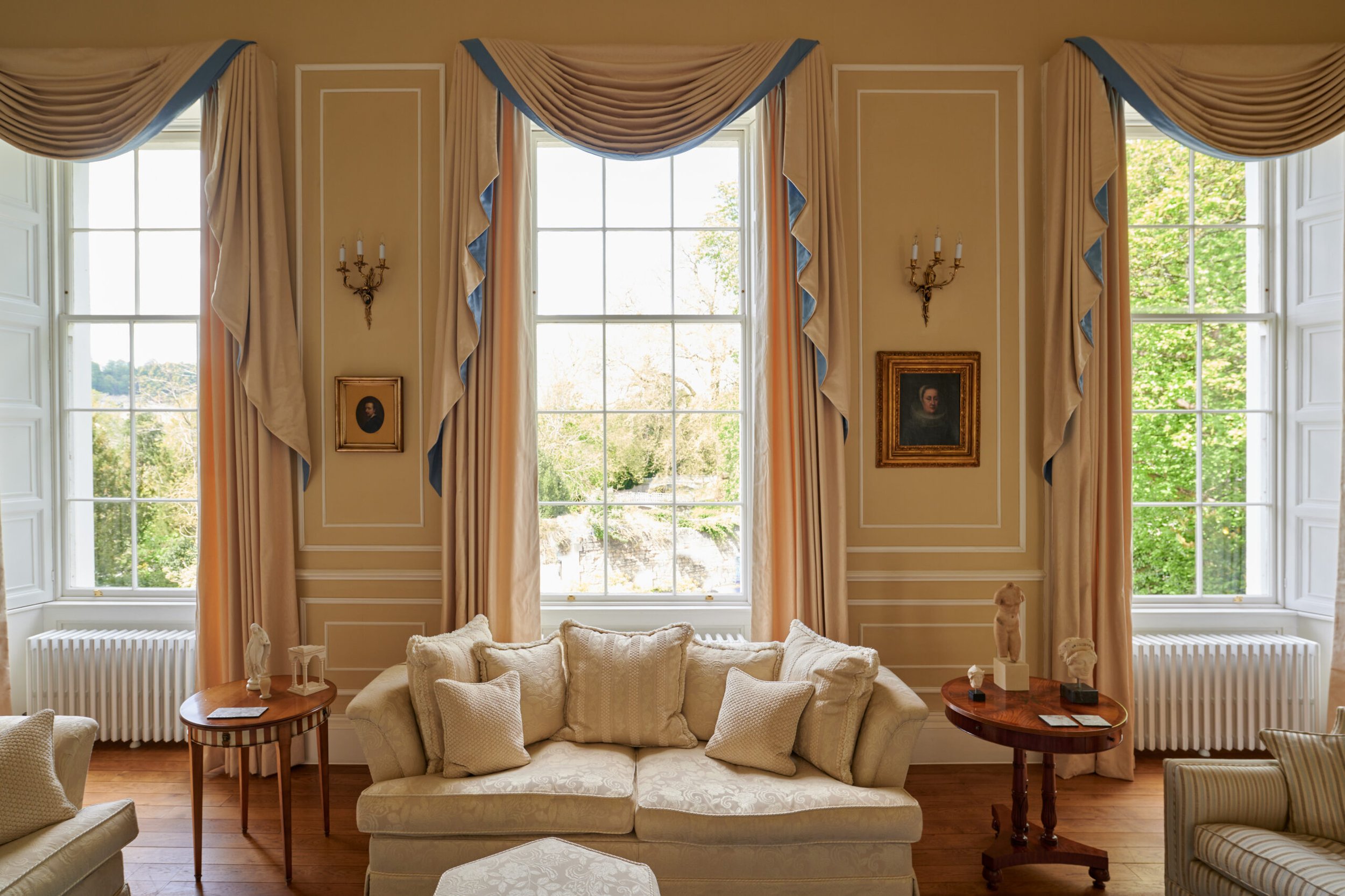 Georgian_Canal_House_Drawing_Room_Windows.jpg