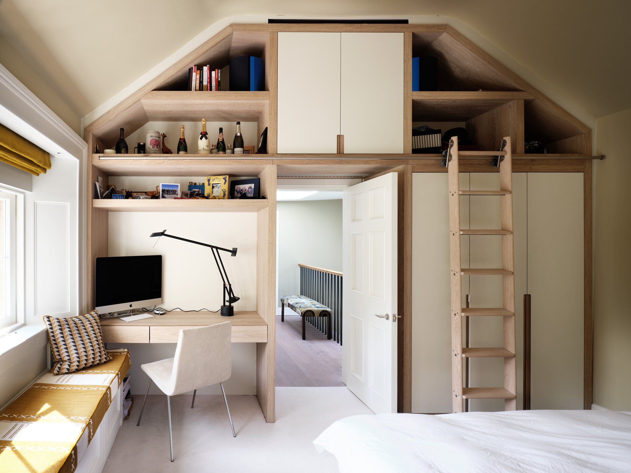 Detached_Georgian_Villa_Bedroom_Fitted_Furniture.jpg