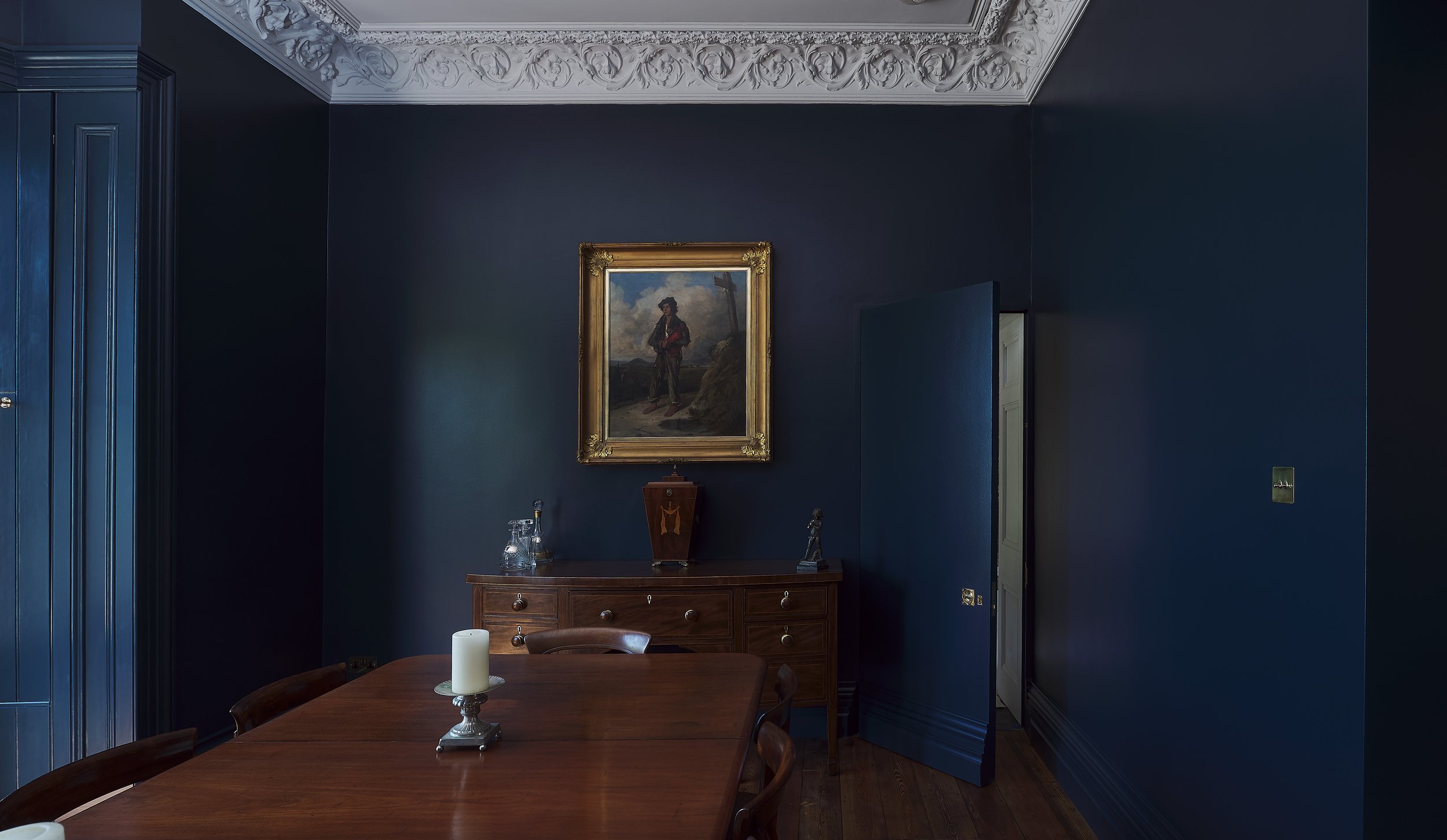 Georgian_Manor_Dining_Door_Open.jpg