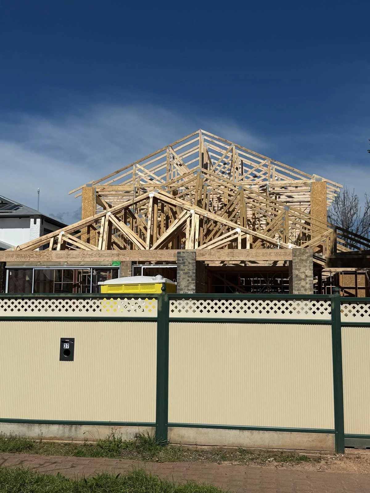 Image of frame at Carter St