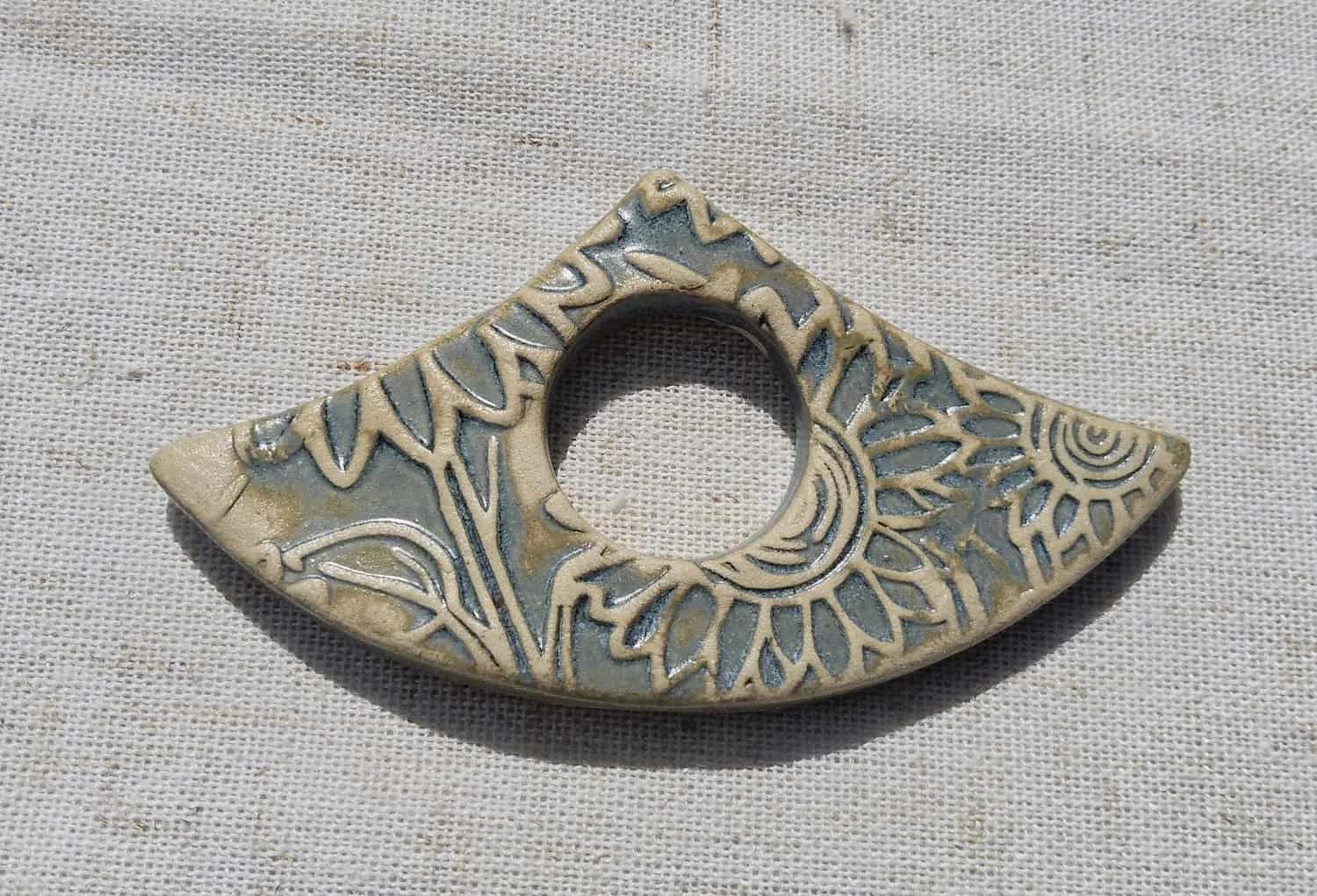 Imprimé motif fleur bleu gris.jpg