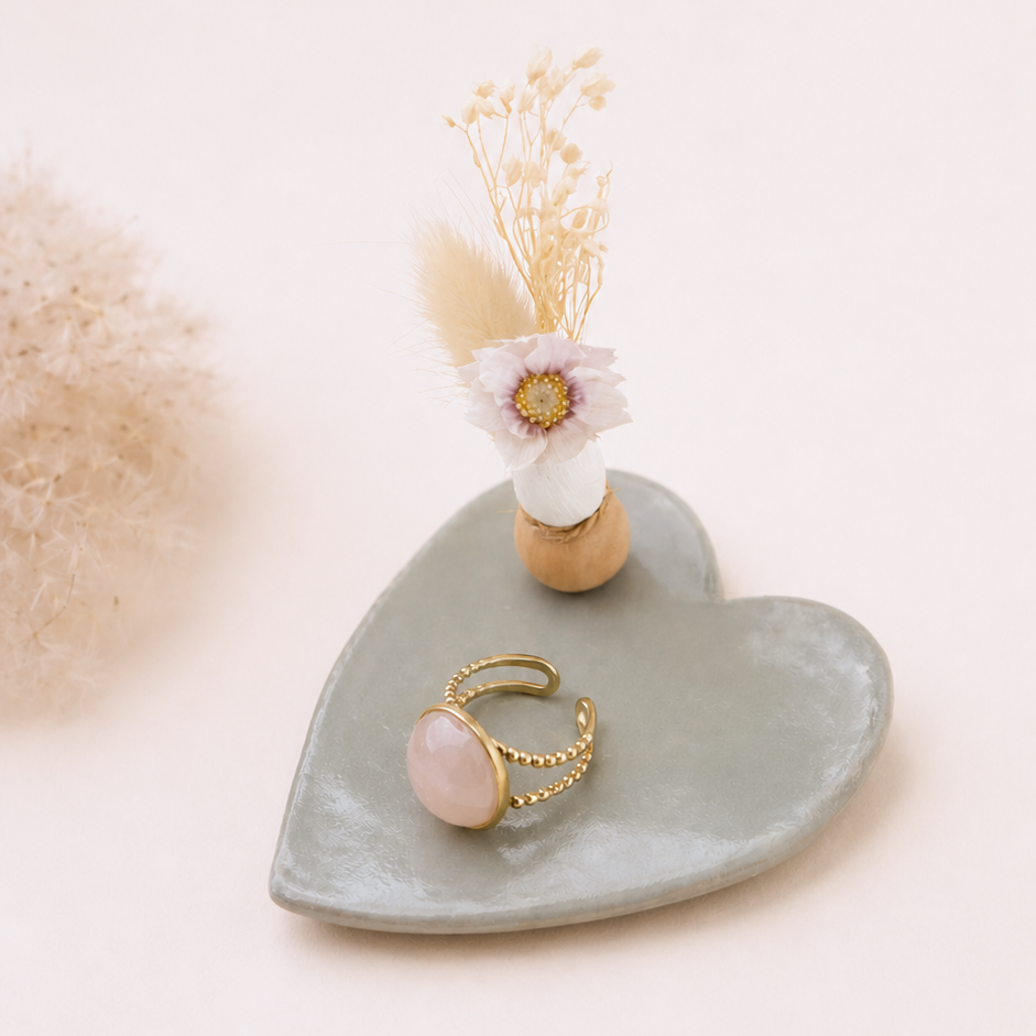 Brin de douceur — porte-bijoux en argile en forme de cœur