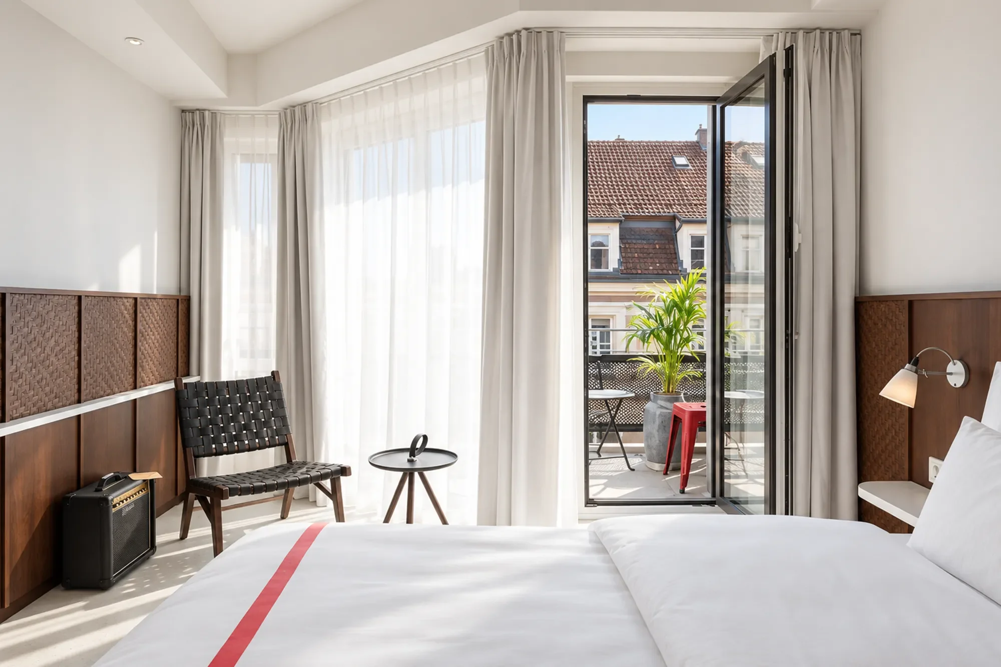 S.project-ruby-claire-hotel-11.webp