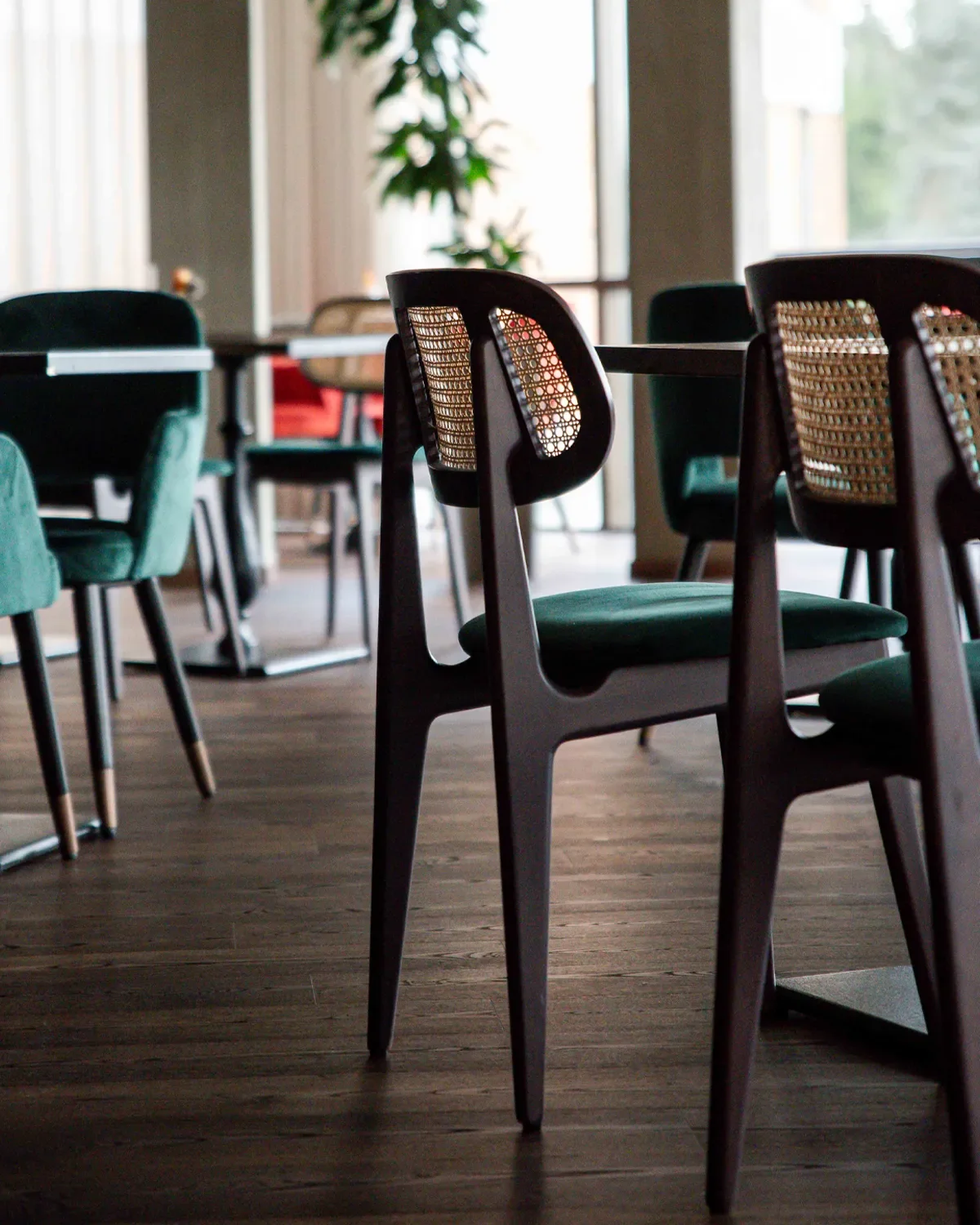 S.seating-chair_essence-ambientata.webp