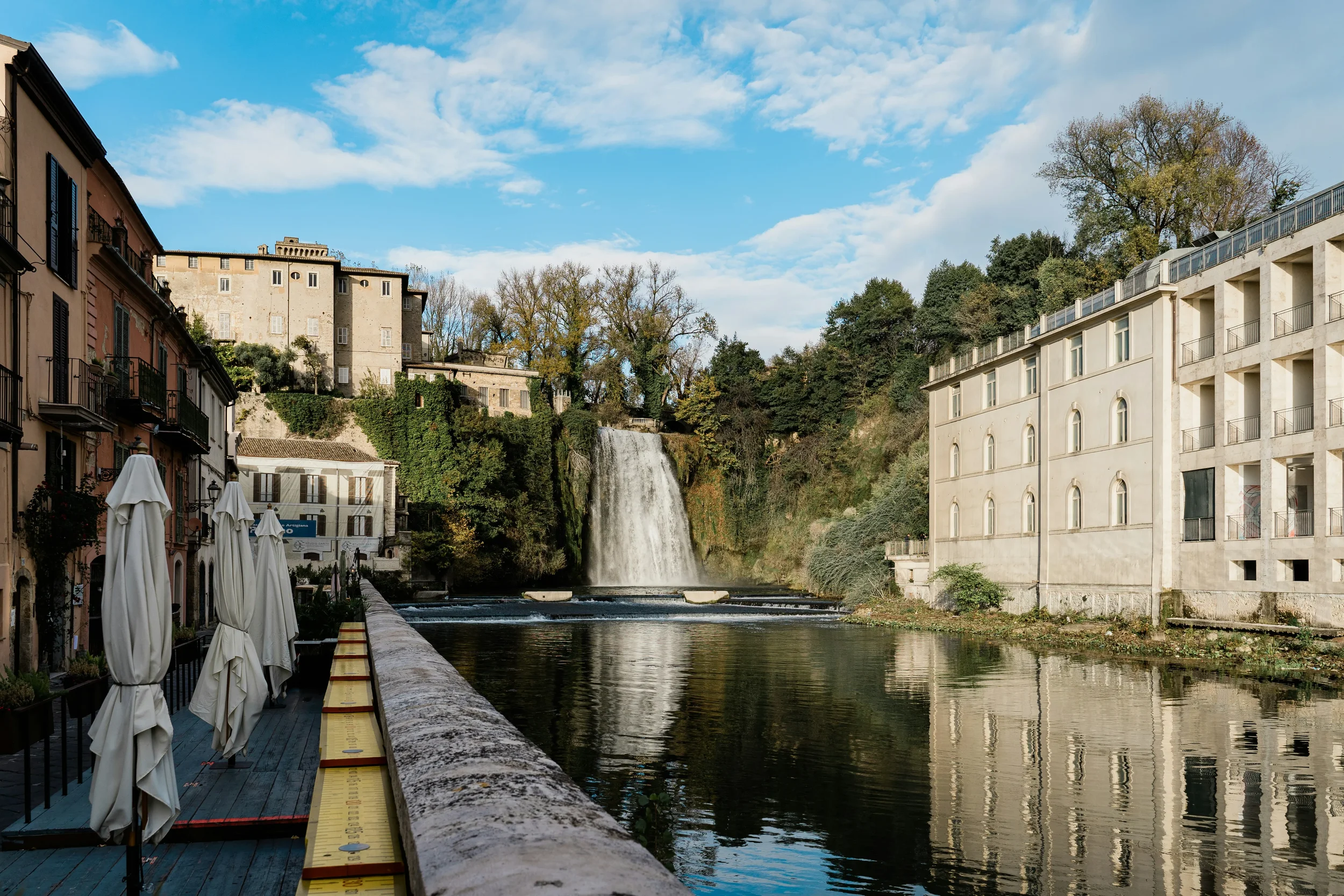 Cascata Grande beneath Castello Boncompagni Viscogliosi, reflected in the river at Isola del Liri.