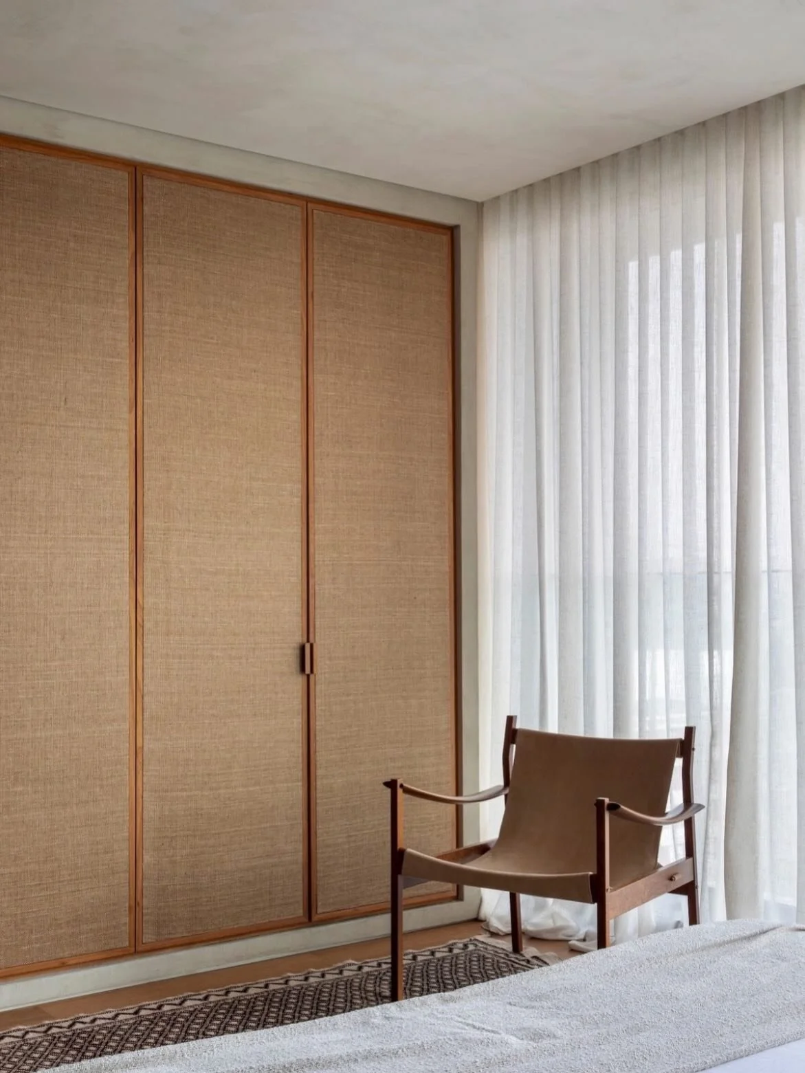 | Mati&egrave;res tiss&eacute;es | Le sisal, le raphia et toutes ces mati&egrave;res naturelles font partie des savoir-faire que nos maisons partenaires ma&icirc;trisent &agrave; merveille. Chez @elitisfrance , @casamance_official ou encore @artewall
