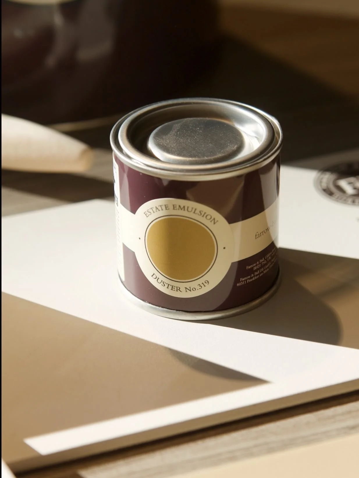 | Maisons Partenaires | &Ecirc;tre revendeur, pour nous, va bien au-del&agrave; de la simple pr&eacute;sentation de produits.
C&rsquo;est incarner les maisons, faire vivre leurs univers dans notre showroom et rendre leurs collections concr&egrave;tes