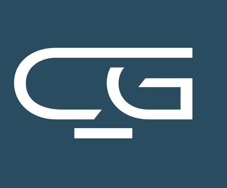 Logo blanc sur fond bleu foncé avec des lettres stylisées 'C' et 'G'.