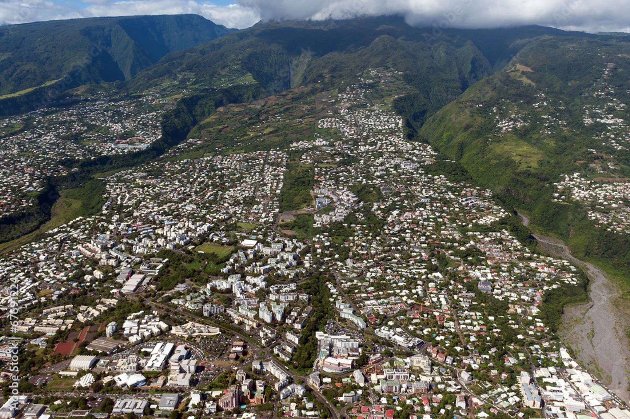 Travaux de couverture sur maison individuelle à La Réunion