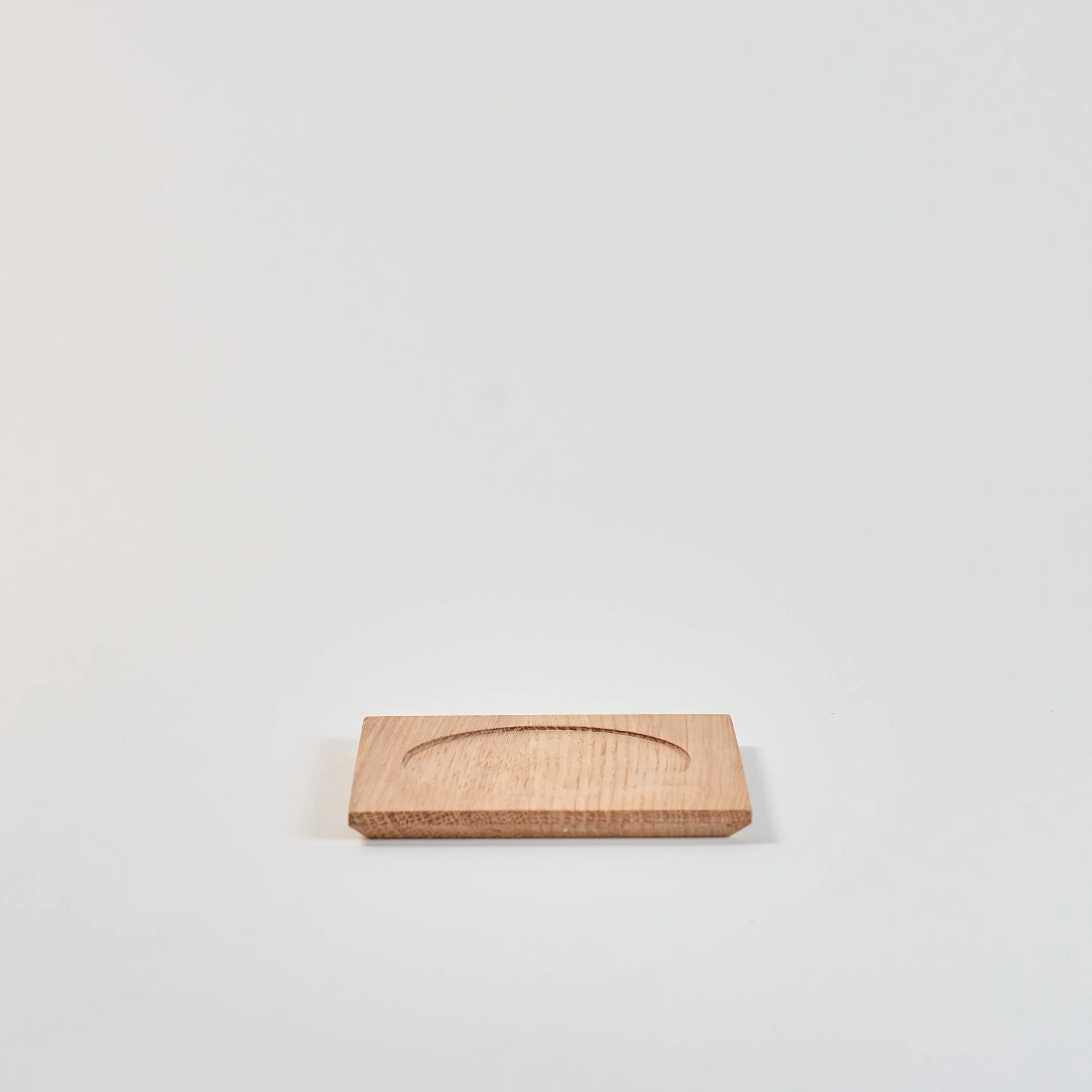 Eichenholz-Untersetzer quadratisch mit Vertiefung