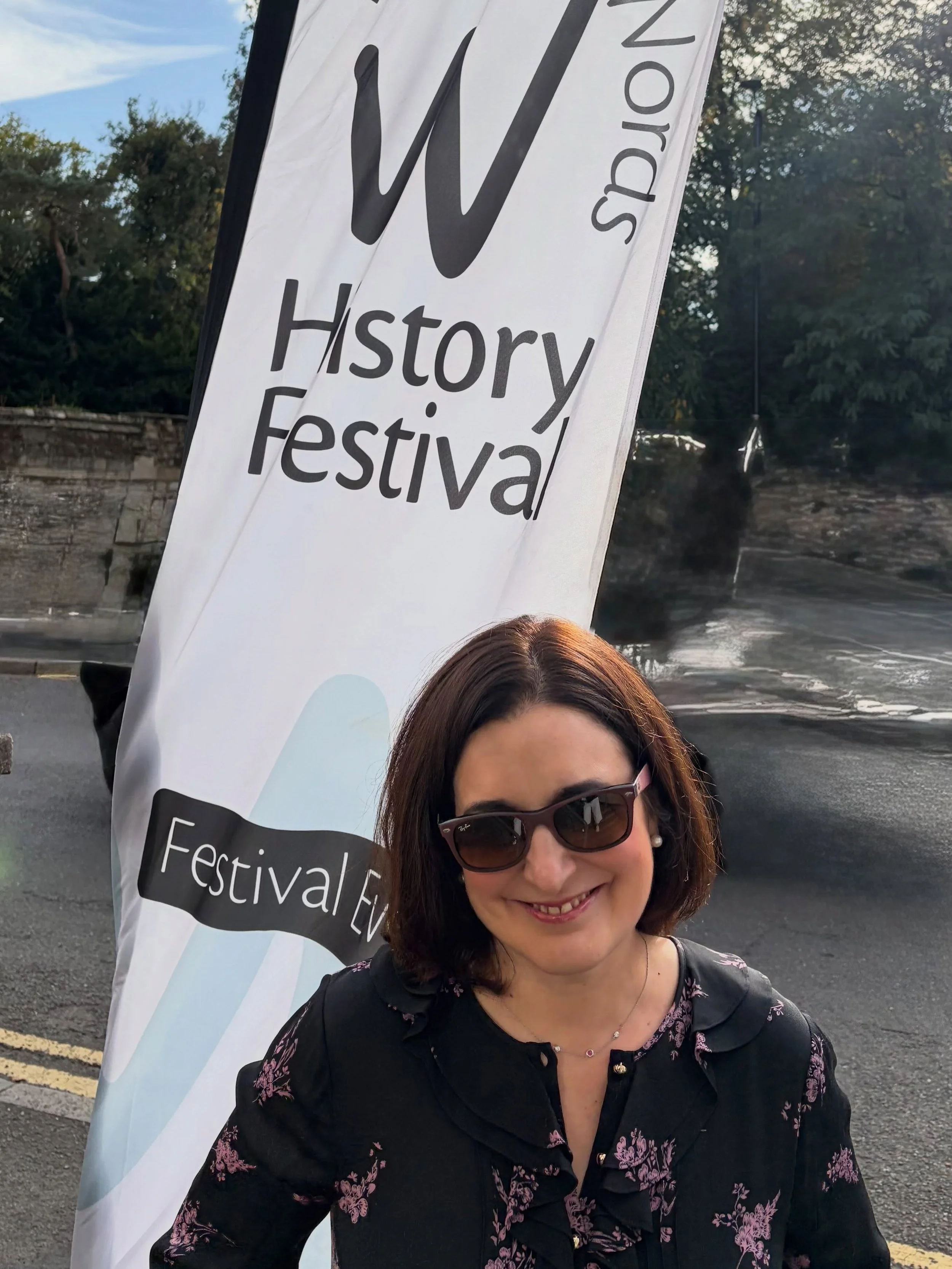 A gloriously sunny autumnal day on Thursday in the historic market town of Warwick - the perfect setting for Warwick Words History Festival!

Huge thanks to the team @warwickwords for inviting me to speak on Holbein, to the Arts Society of Leamington