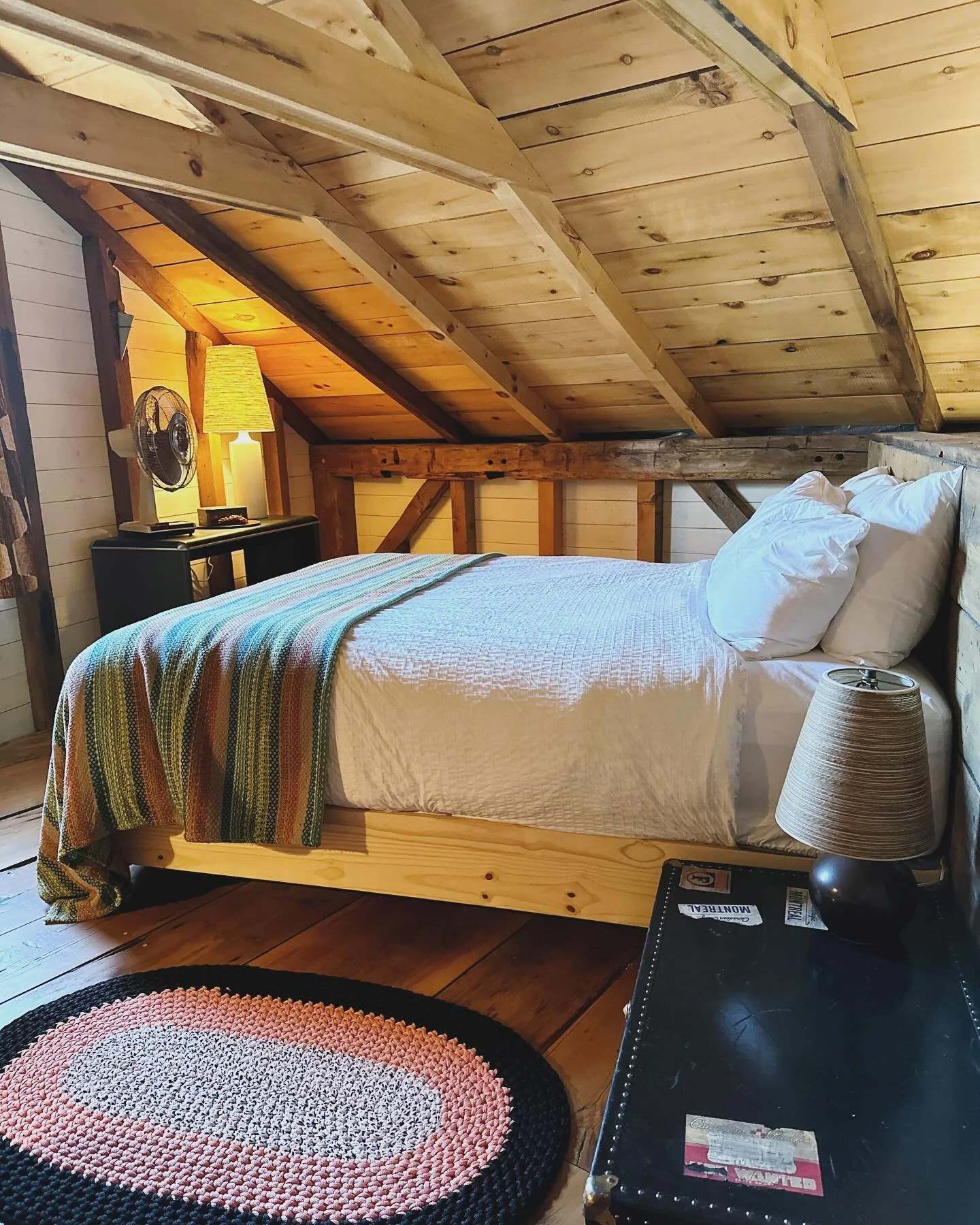 Finally! 
Some pics of the second sleeping loft 

FCH sleeps 4 - 
2 sleeping lofts - 1 king bed and one queen bed.