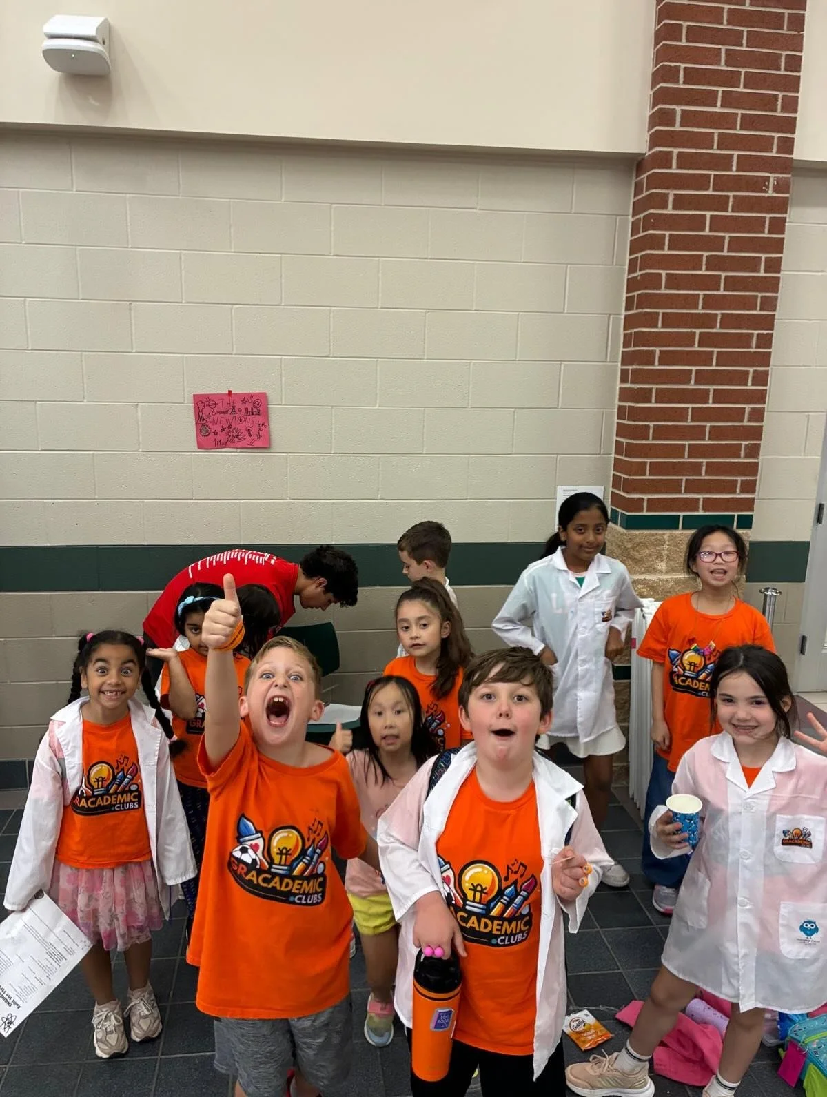 Young engineers at work, thinking, testing, and building together 🔬✨
In our last Science class, students took on an exciting team challenge: becoming engineers for the day and designing their own bridges. Using creativity, problem-solving, and colla