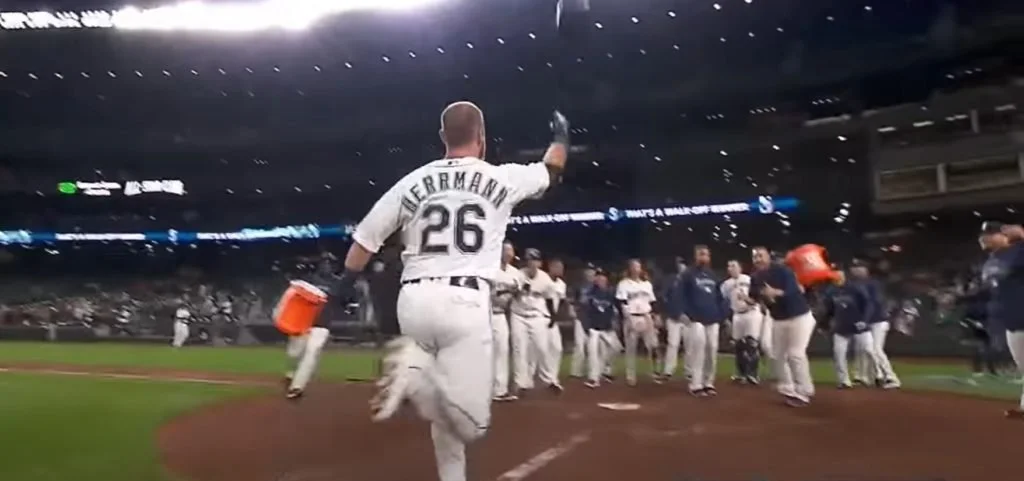 walk off homerun chris herrmann