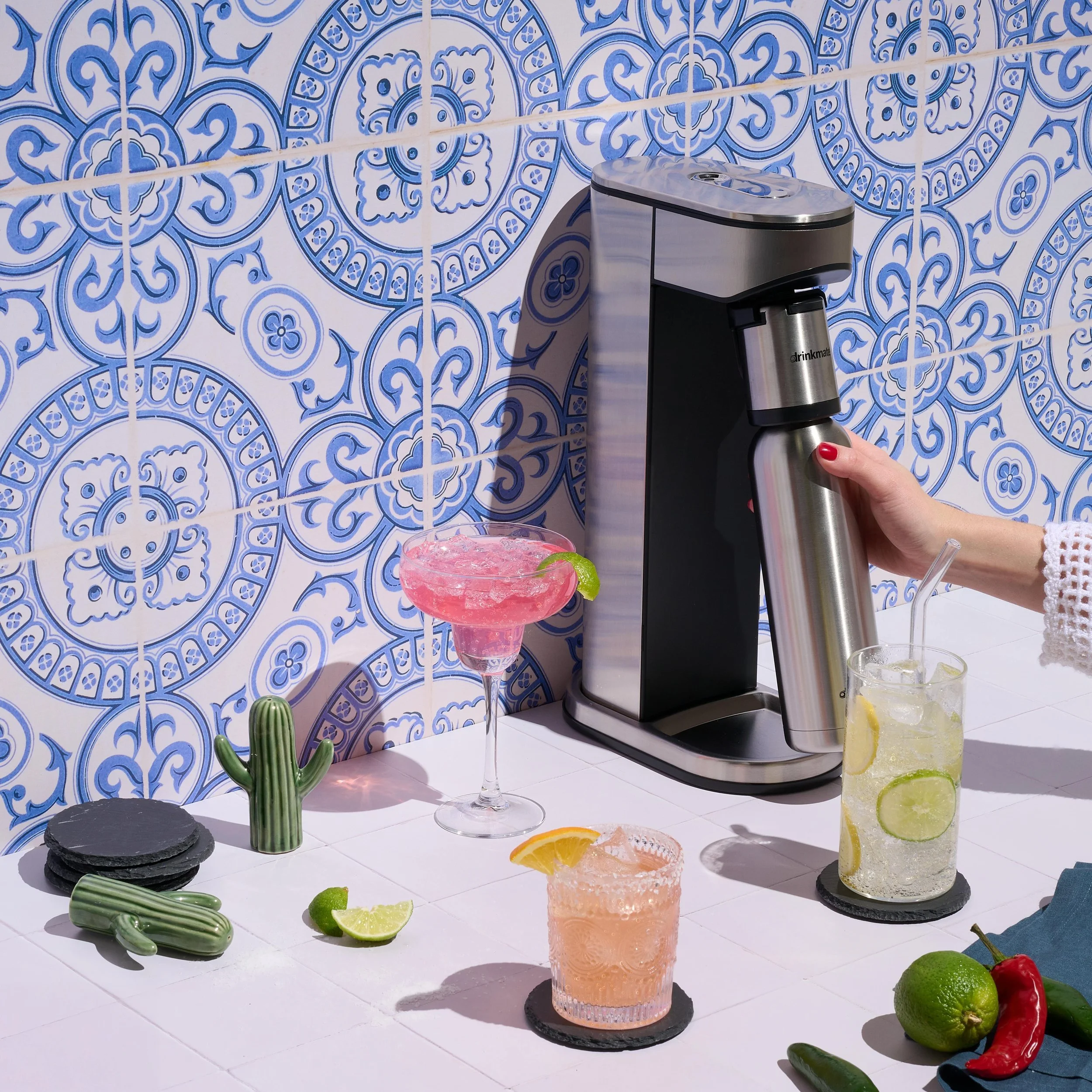 ASIN _ Drinkmate _ LUX Stainless Steel Carbonator , with 0.7 L Stainless Bottle _ SPR _ 0628.jpg