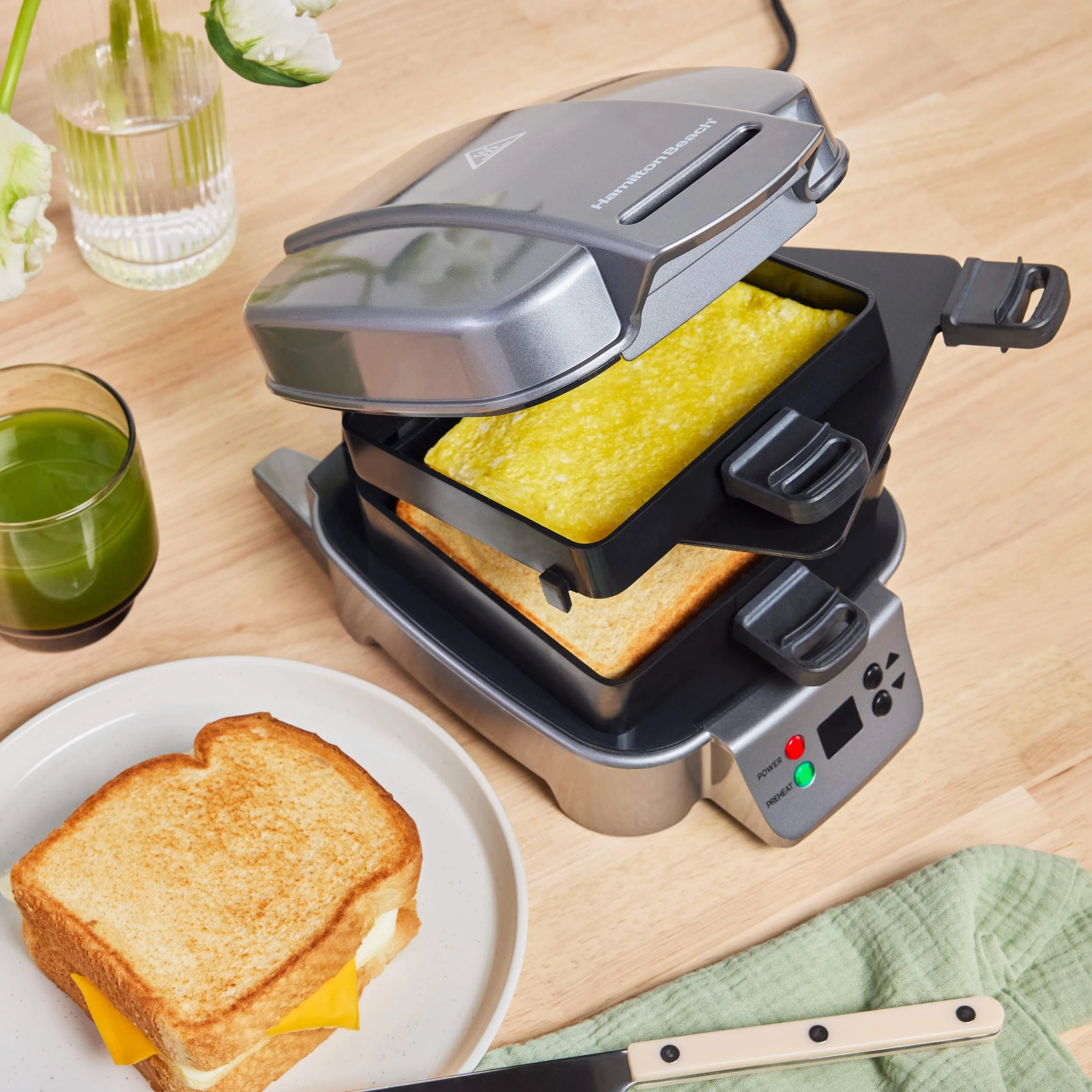 HamiltonBeach_Breakfast Sandwiches_ 2.jpg