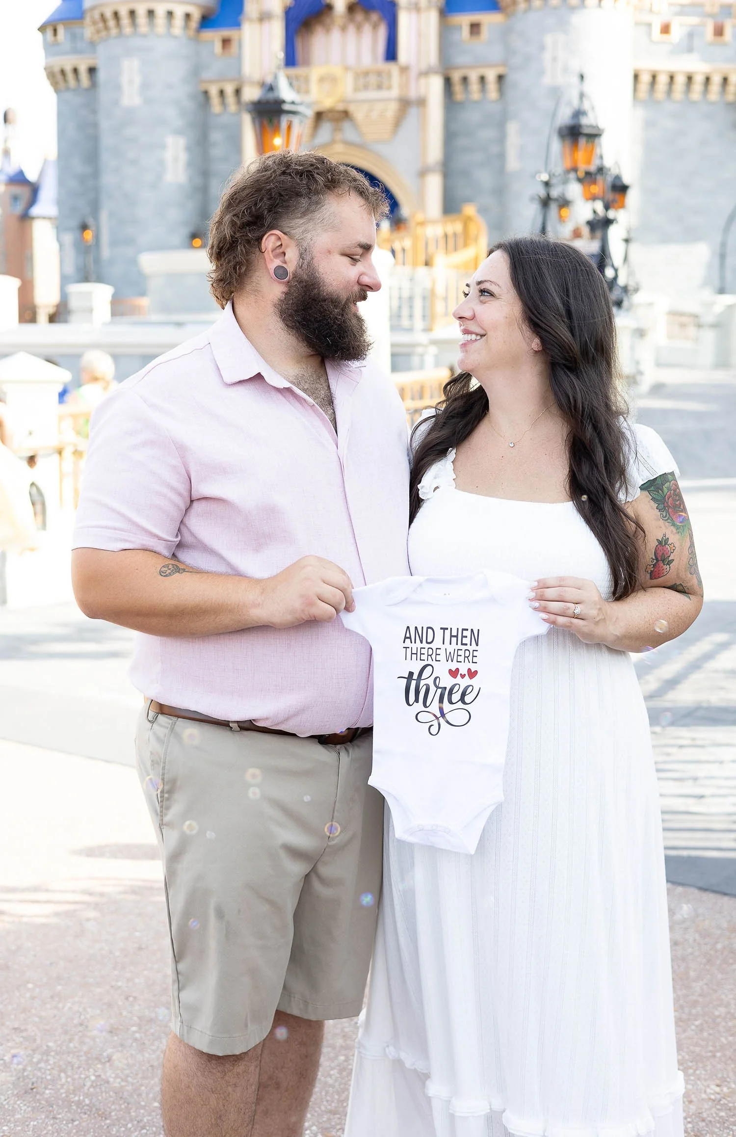 Disney-Castle-Pregnancy-Announcement-Amanda-Sheridan.jpg