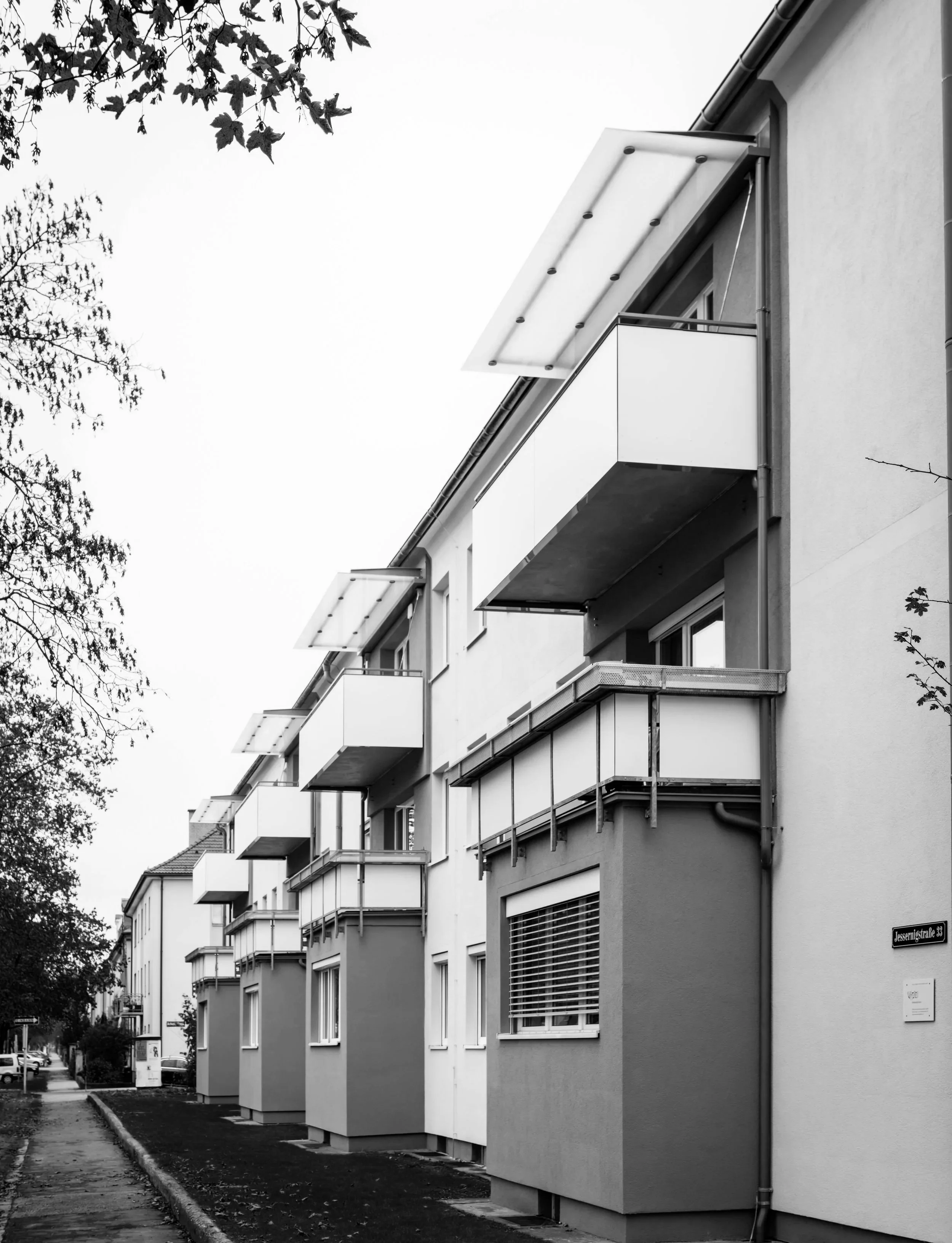 J31-33