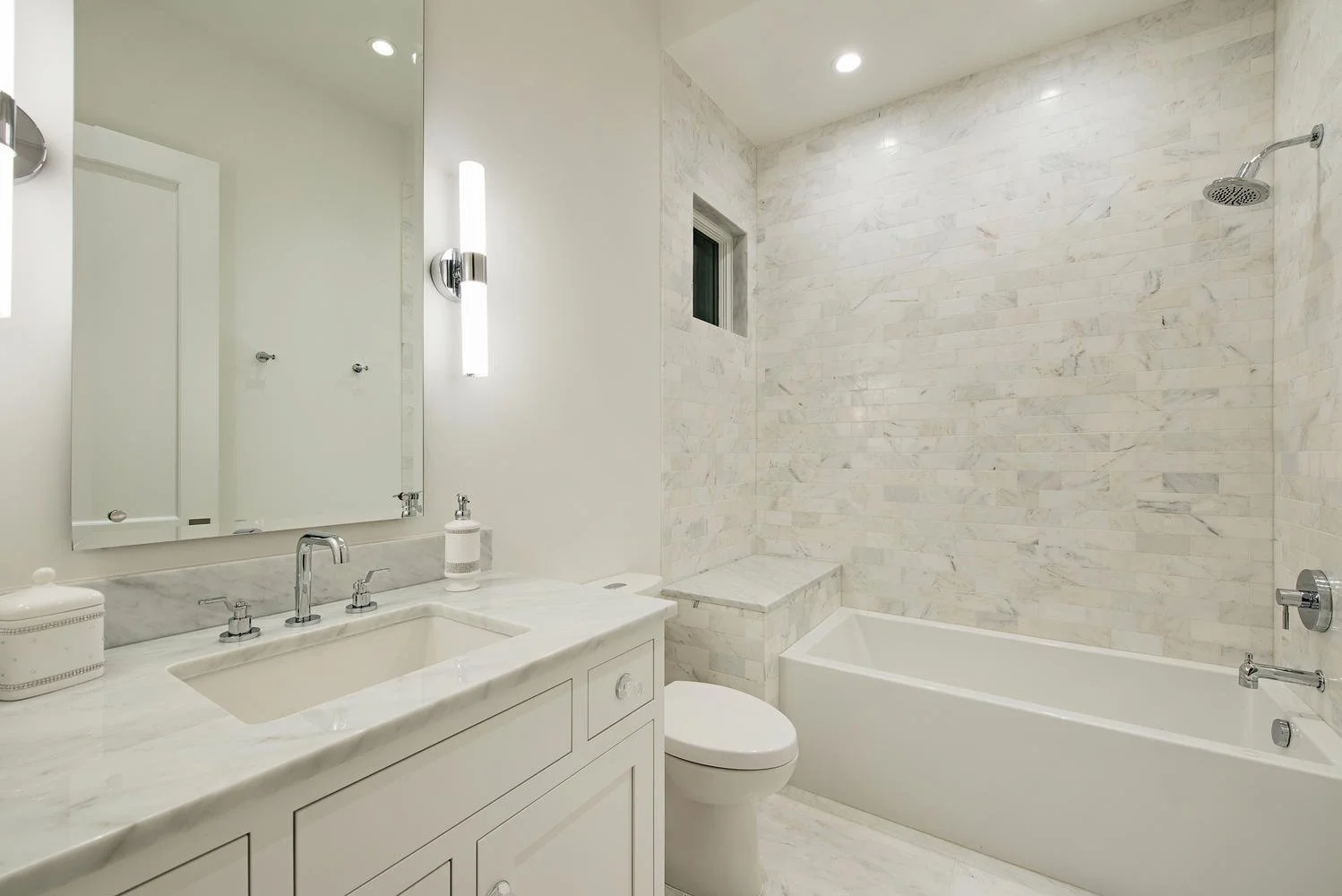 806 Whimbrel Court Naples FL-large-017-6-BathRoom-1499x1000-72dpi.jpg
