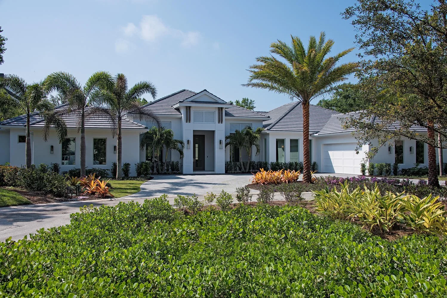 806 Whimbrel Court Naples FL-large-001-20-Front-1499x1000-72dpi.jpg