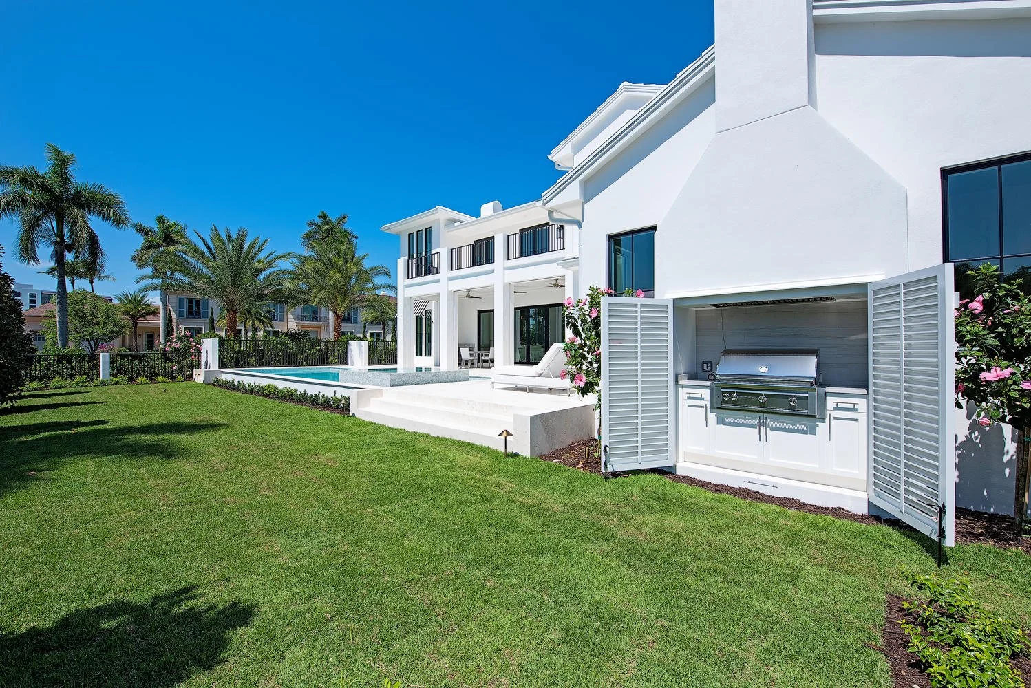 2500 Windward Way Naples FL-large-003-12-GrillArea-1499x1000-72dpi.jpg