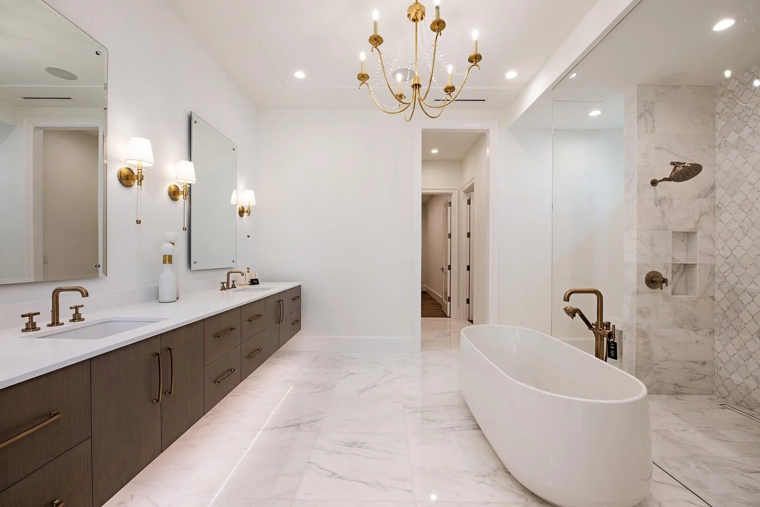 2500 Windward Way Naples FL-large-015-2-MasterBath-1499x1000-72dpi.jpg