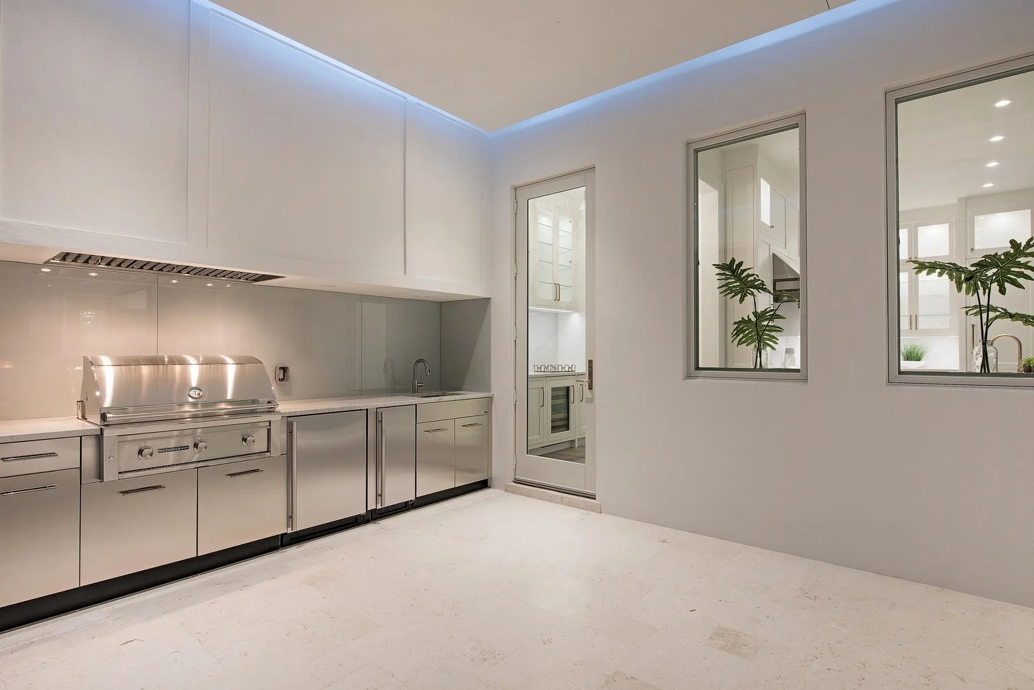 806 Whimbrel Court Naples FL-large-014-12-OutsideKitchen-1499x1000-72dpi.jpg