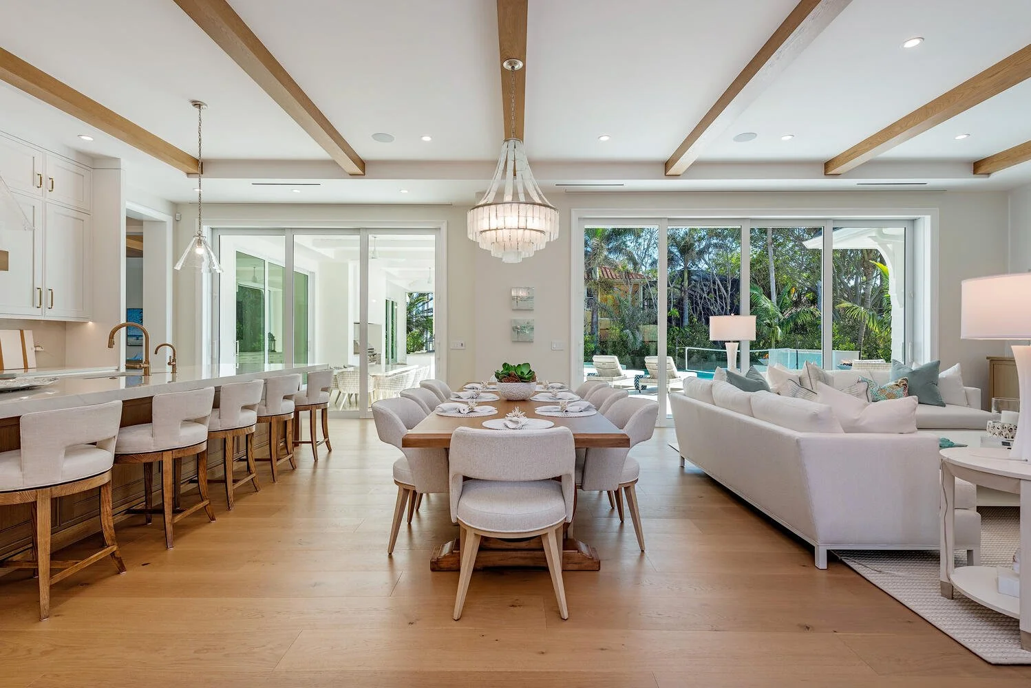 2350 Beacon Ln Naples FL 34103-large-008-004-Great Room 2-1499x1000-72dpi.jpg