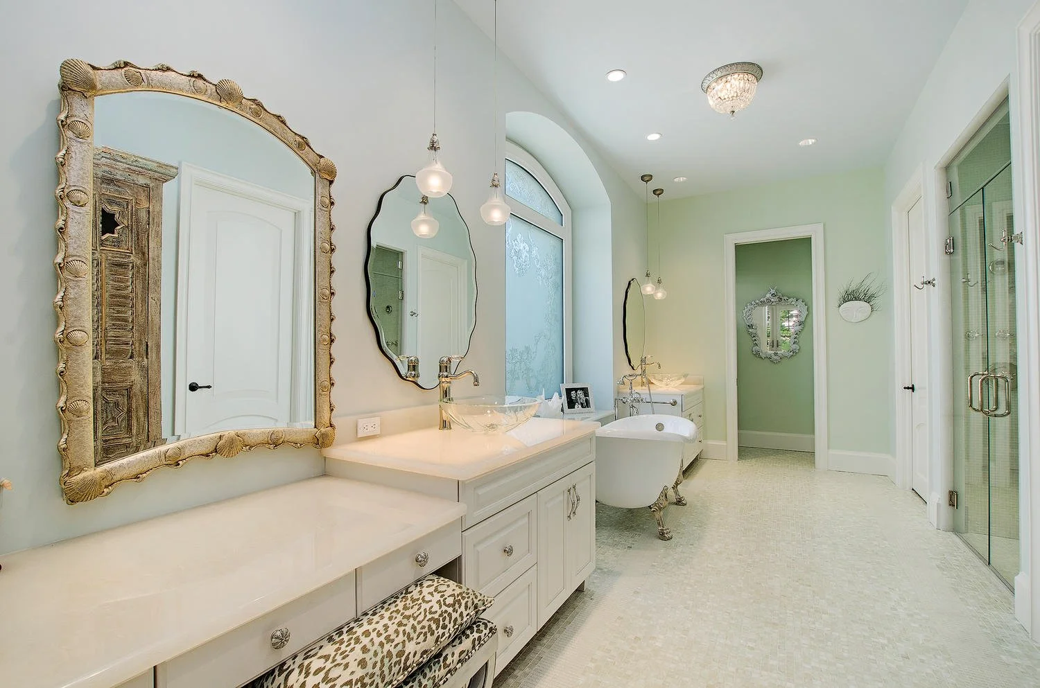 640 East Lake Drive Naples FL-large-009-9-MasterBath-1500x994-72dpi.jpg
