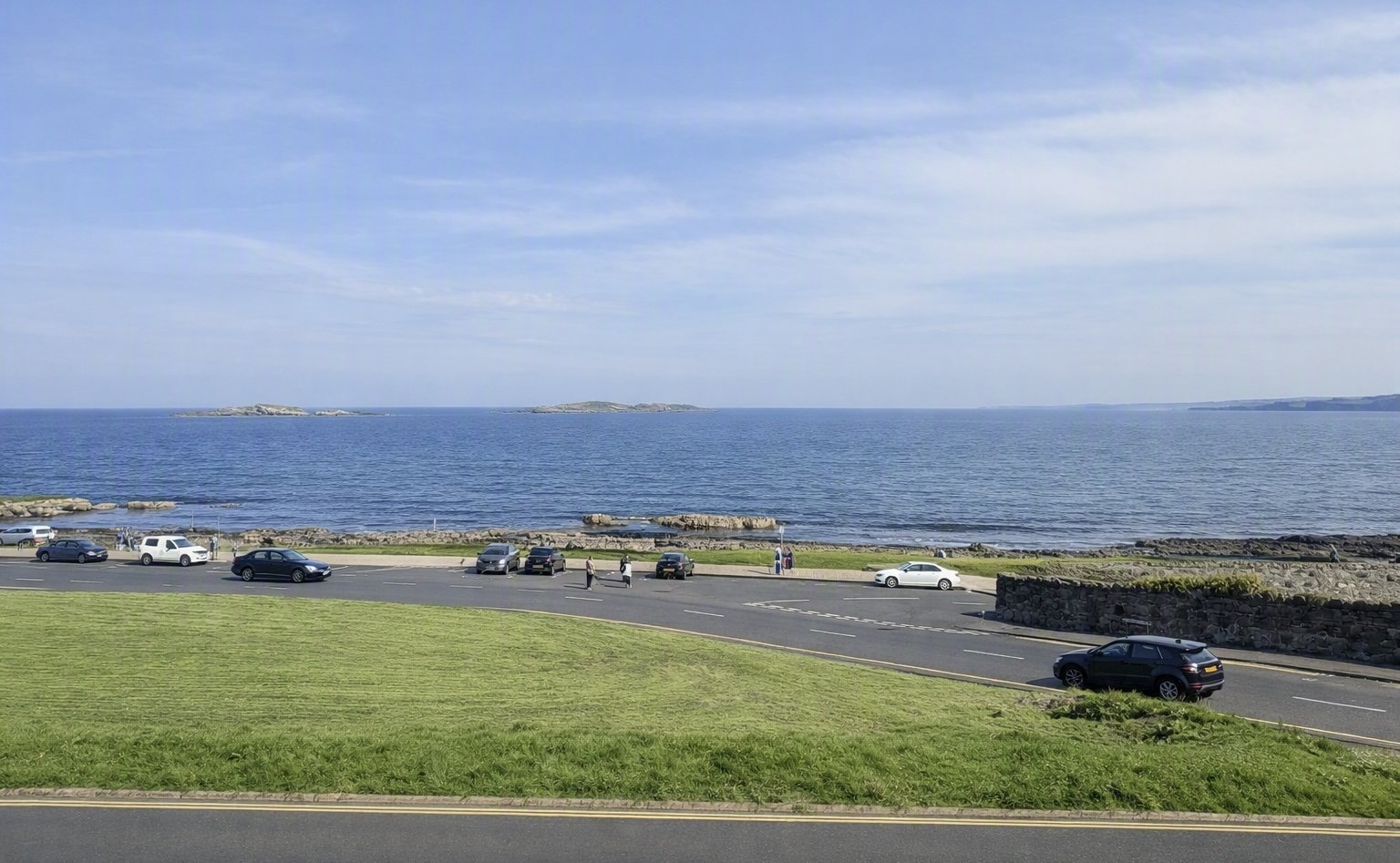 Wide front window.jpg