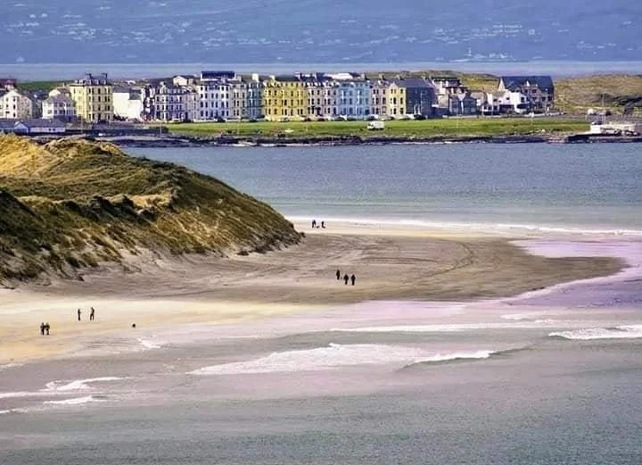 The apartment seen from the White Rocks