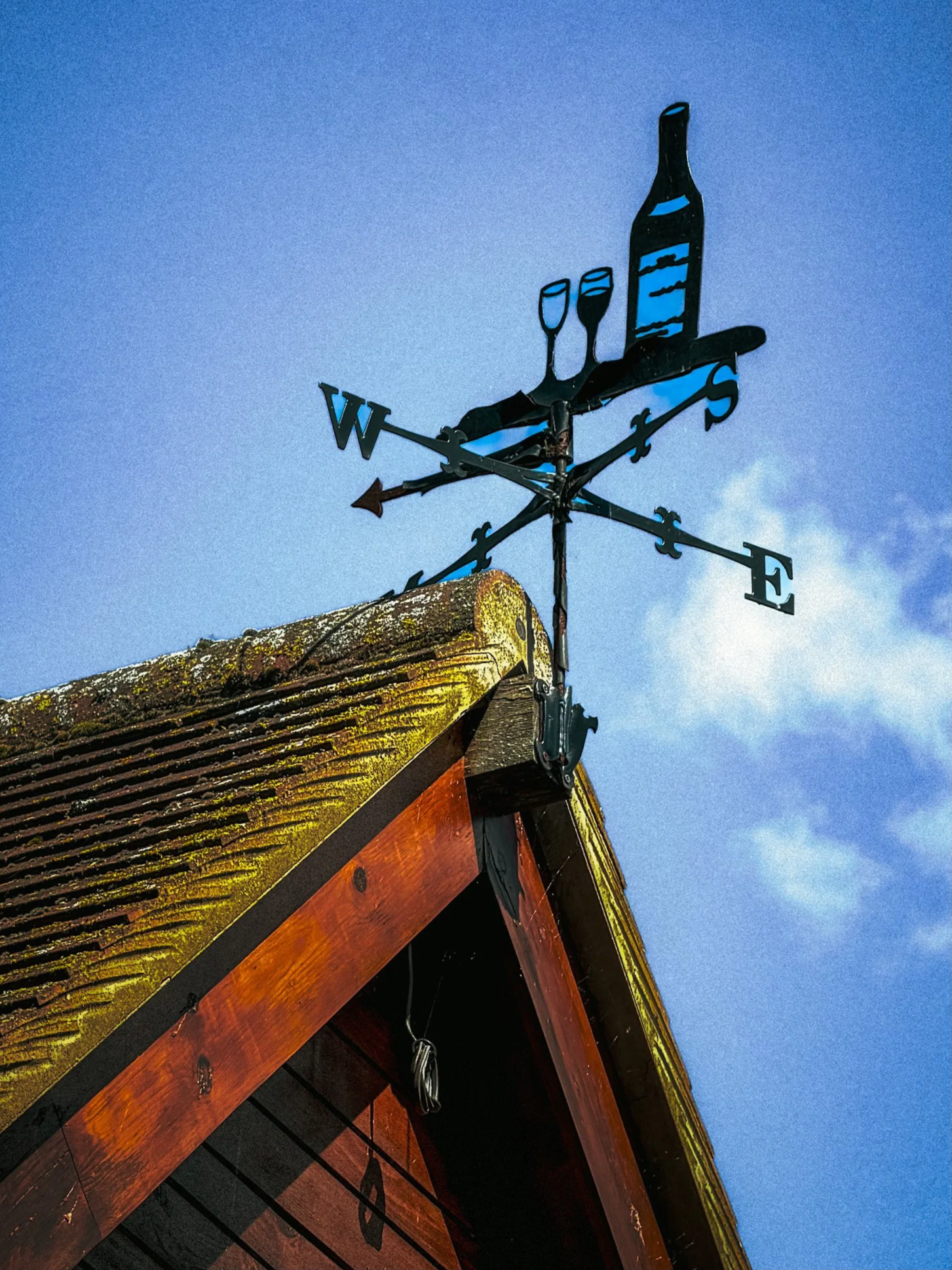 Wine+bottle+weathervane.png