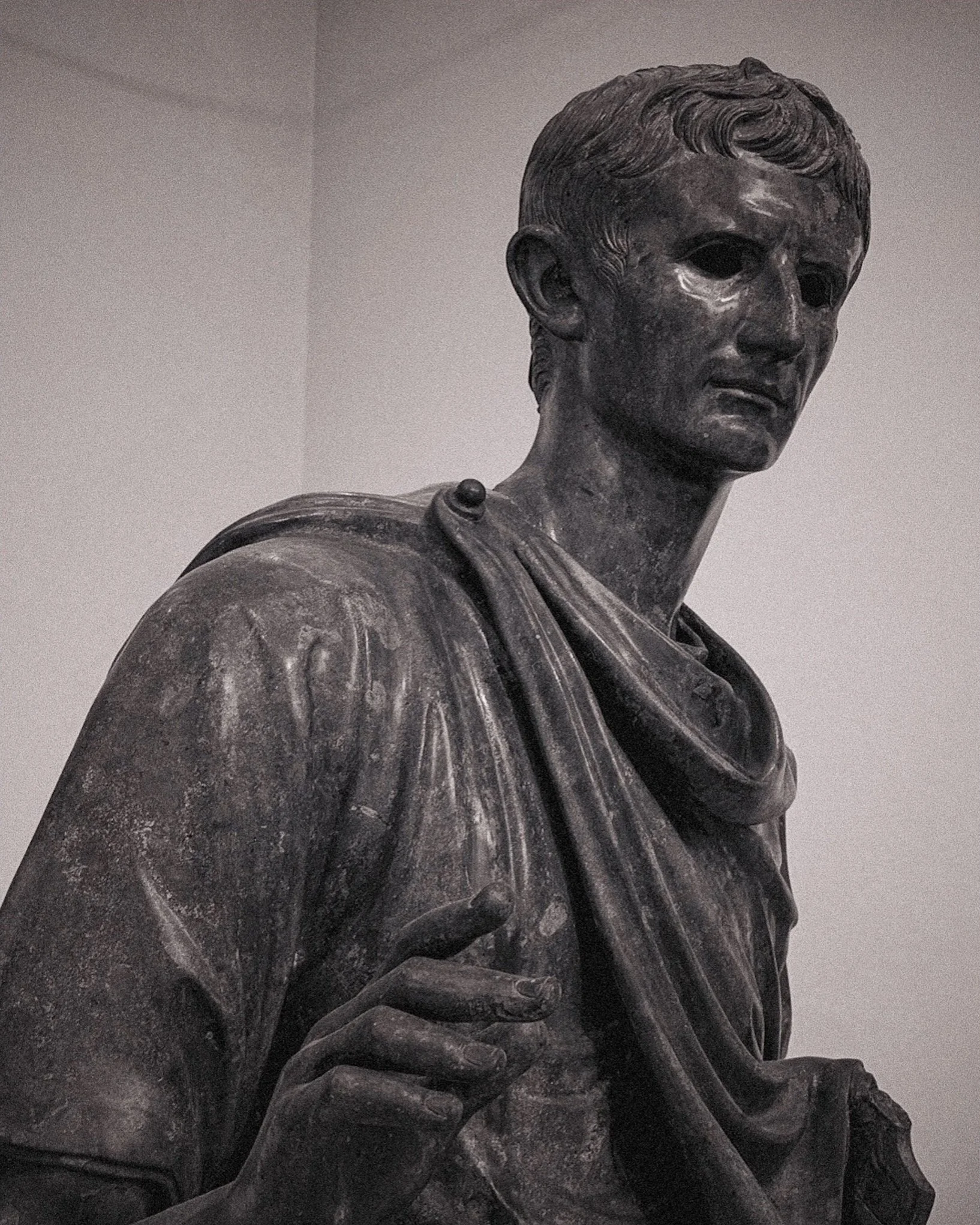 Augustus+in+bronze.jpg