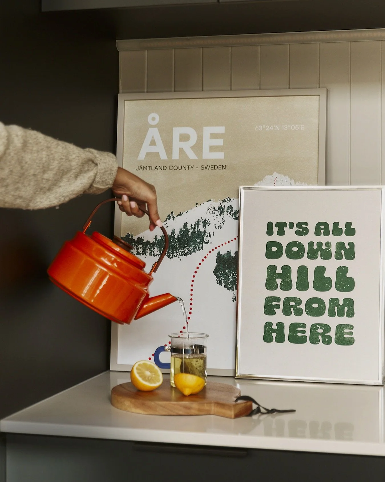 ☕️ It&rsquo;s cooling down now officially in Montreal and somehow my winter blues are sneaking up on me already. I think it&rsquo;s time for cozy pjs and toasty cups of tea at night to help remind myself that winter is a time for quiet reflection and