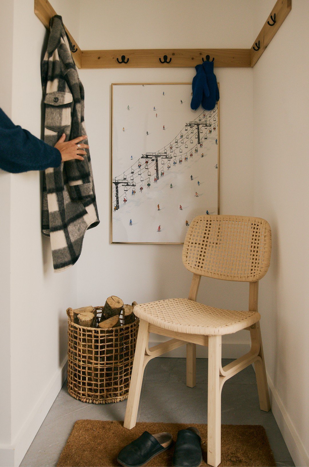 ⛷️ Is it weird to change your art according to the season? I feel like it's something I do with certain parts of my home to help me feel connected with what is happening around me. 

This new collection with Opposite Wall was my take on celebrating t