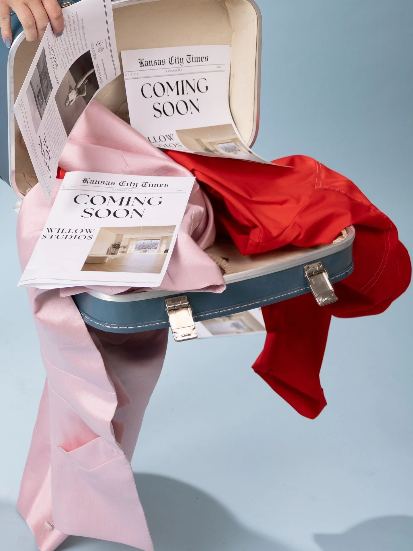Pack your bags, we are heading to the Willow! 🗞️✨🧳 studio opens in 2 days!! 

#kcphotostudio #willowstudios #kansascitystudio #editorial