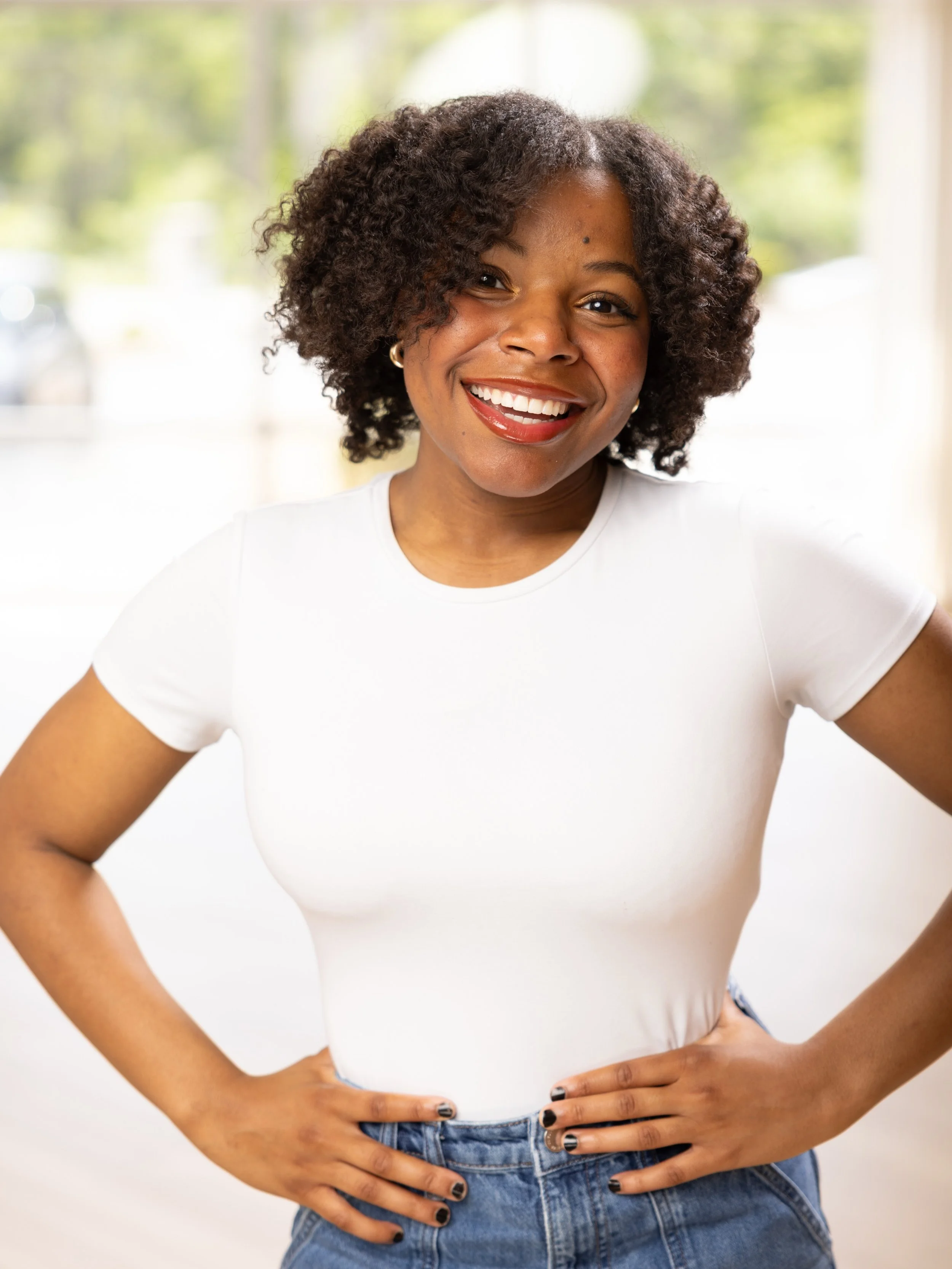 Need classic headshots for work? Willow has the best lighting &amp; gear to help you get the perfect shot! ✨

#willowstudios #headshot #kcphotostudio