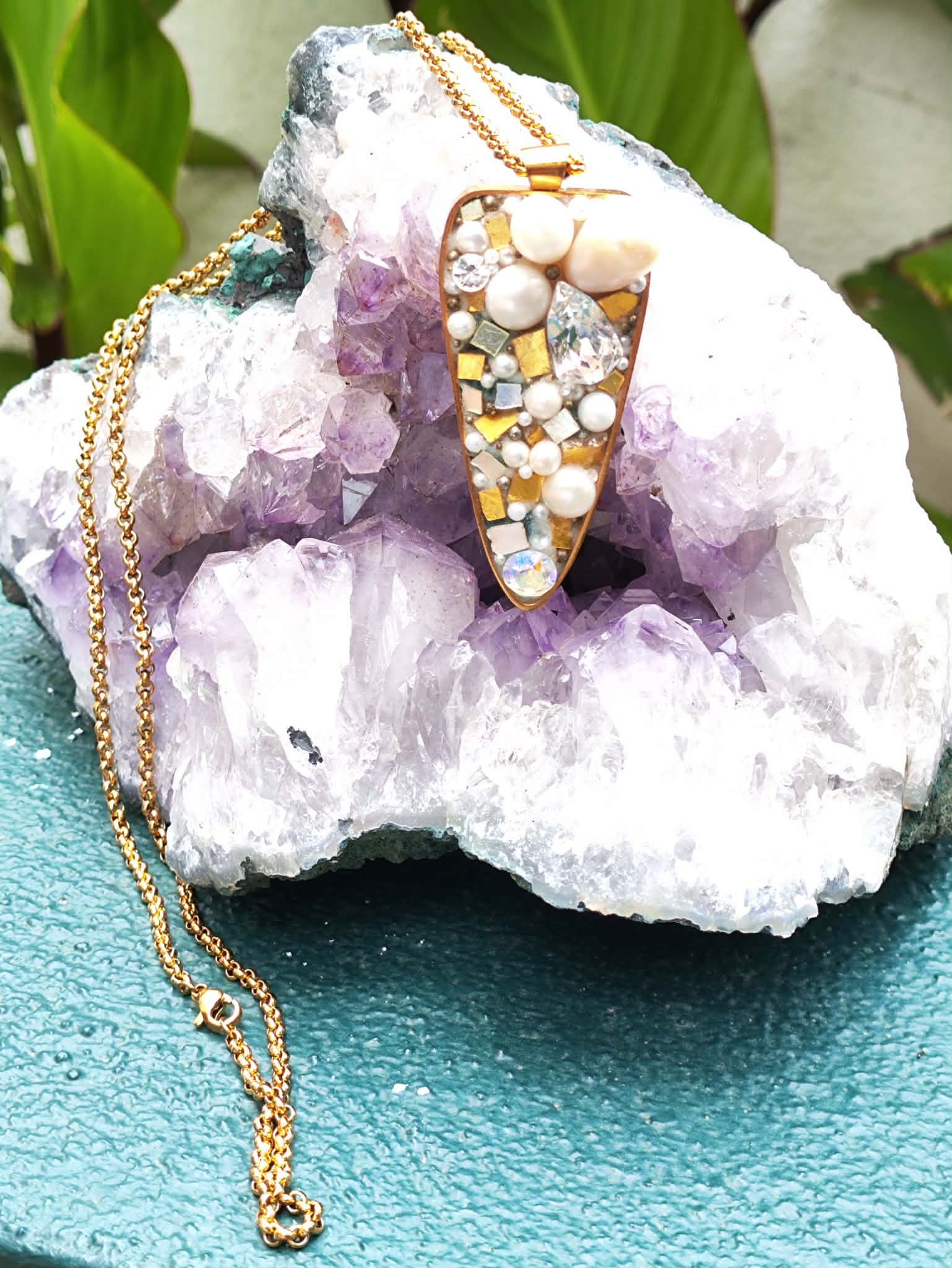 Pendentif Talisman mosaiqué ors et perles d Asie