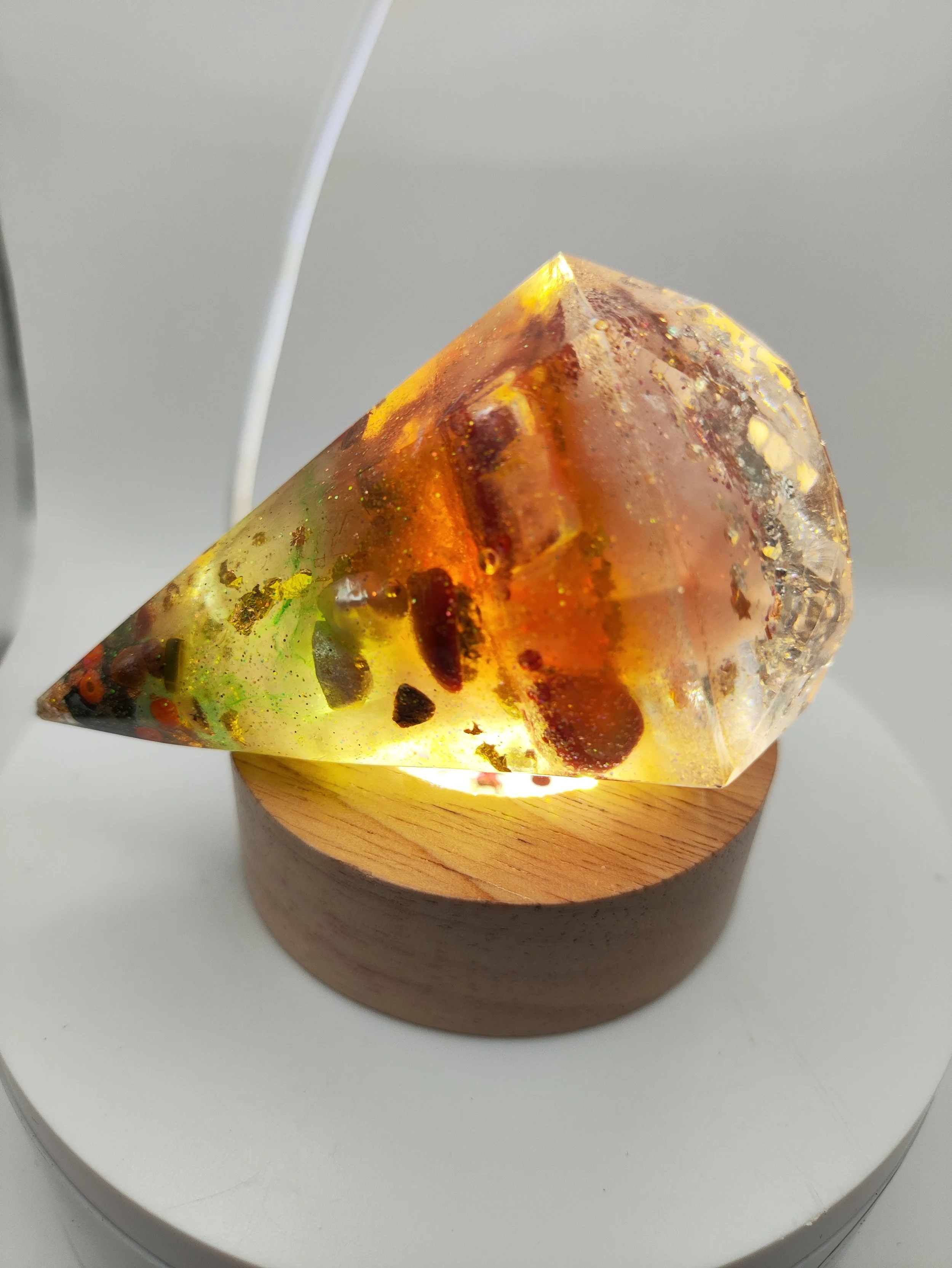 Cône spirale orgonite  diffuse energie yin et yang