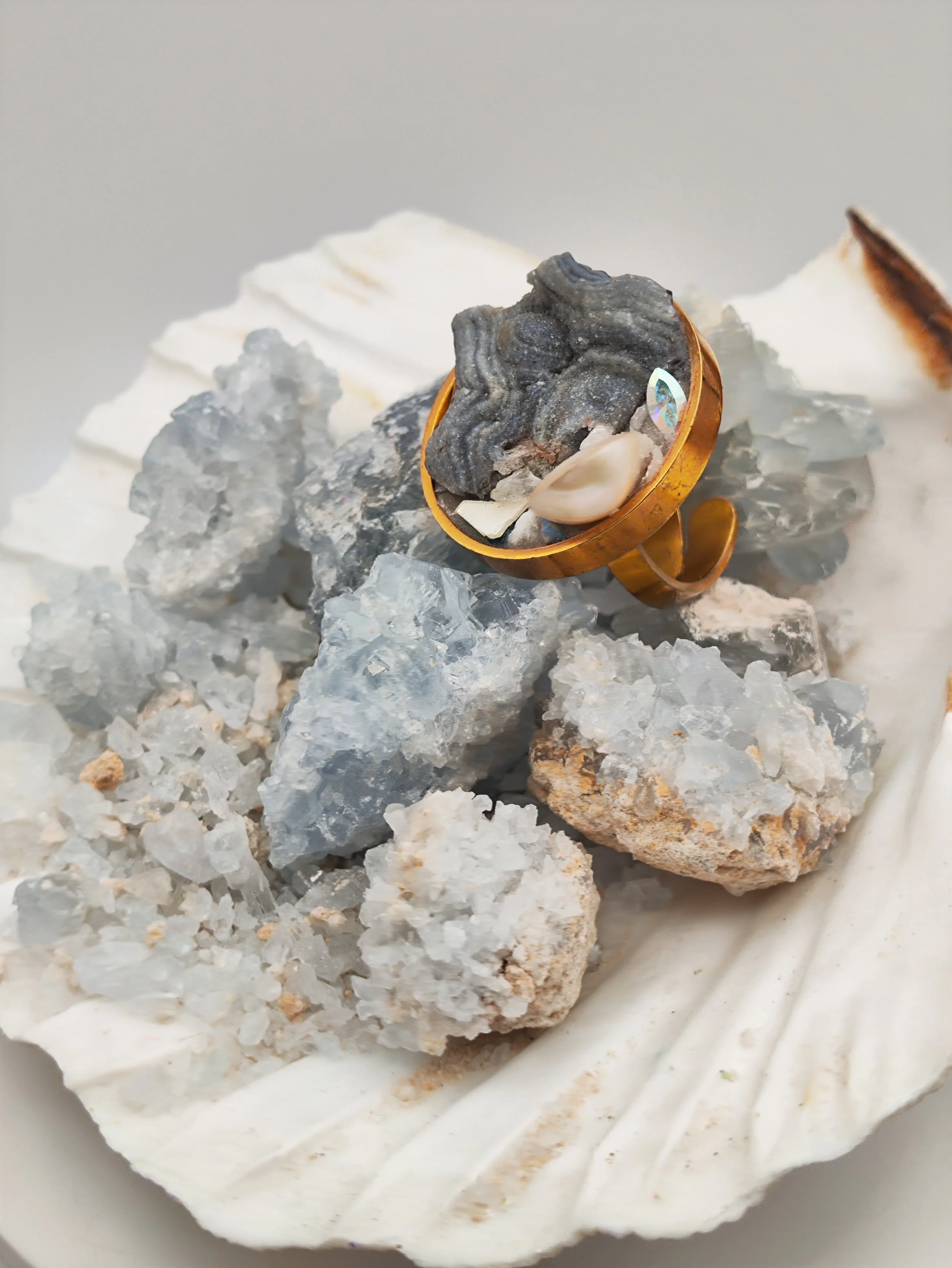 Bague ajustable minéraux et perle rare