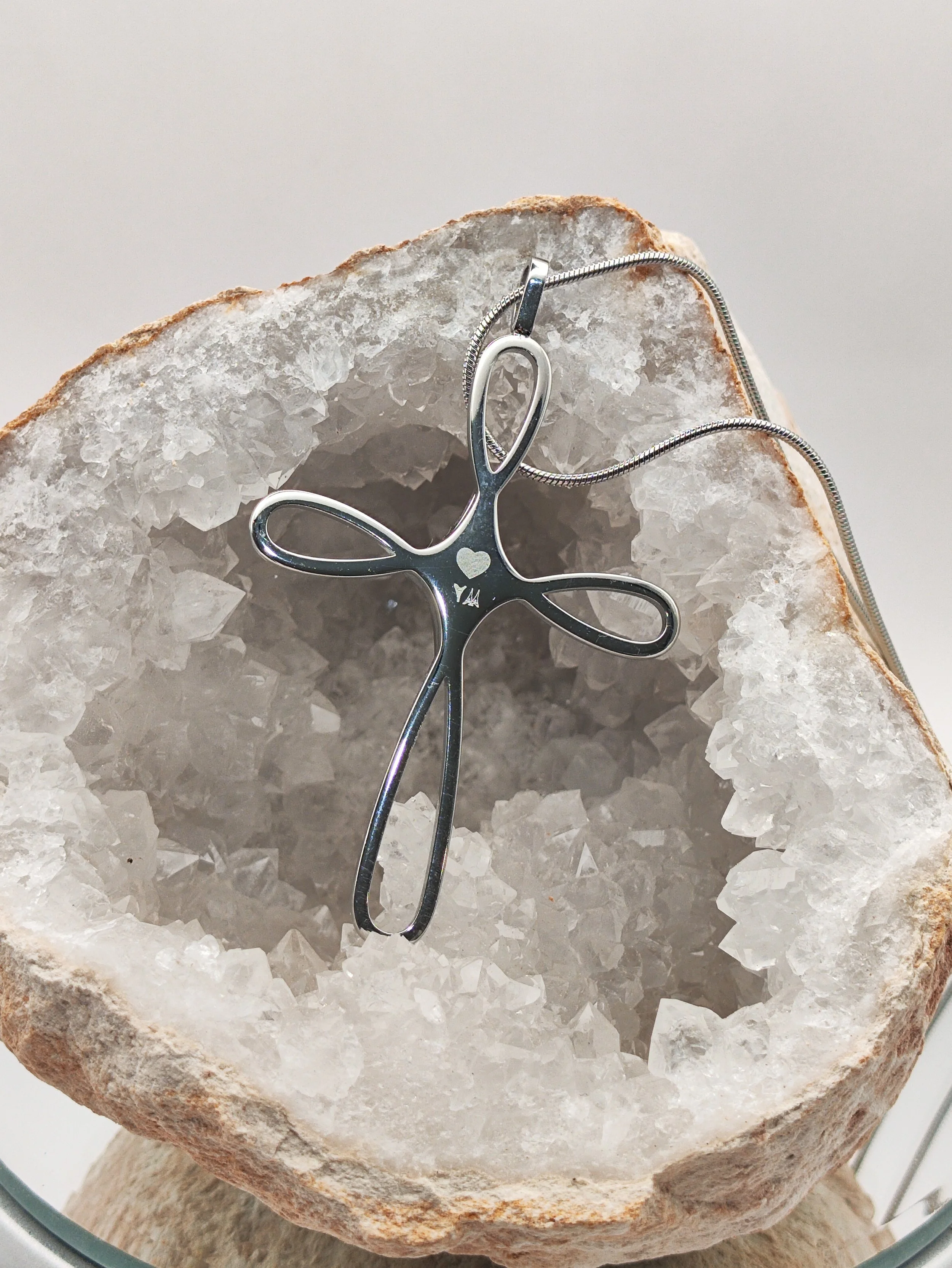 Croix pendentif avec etoile de protection