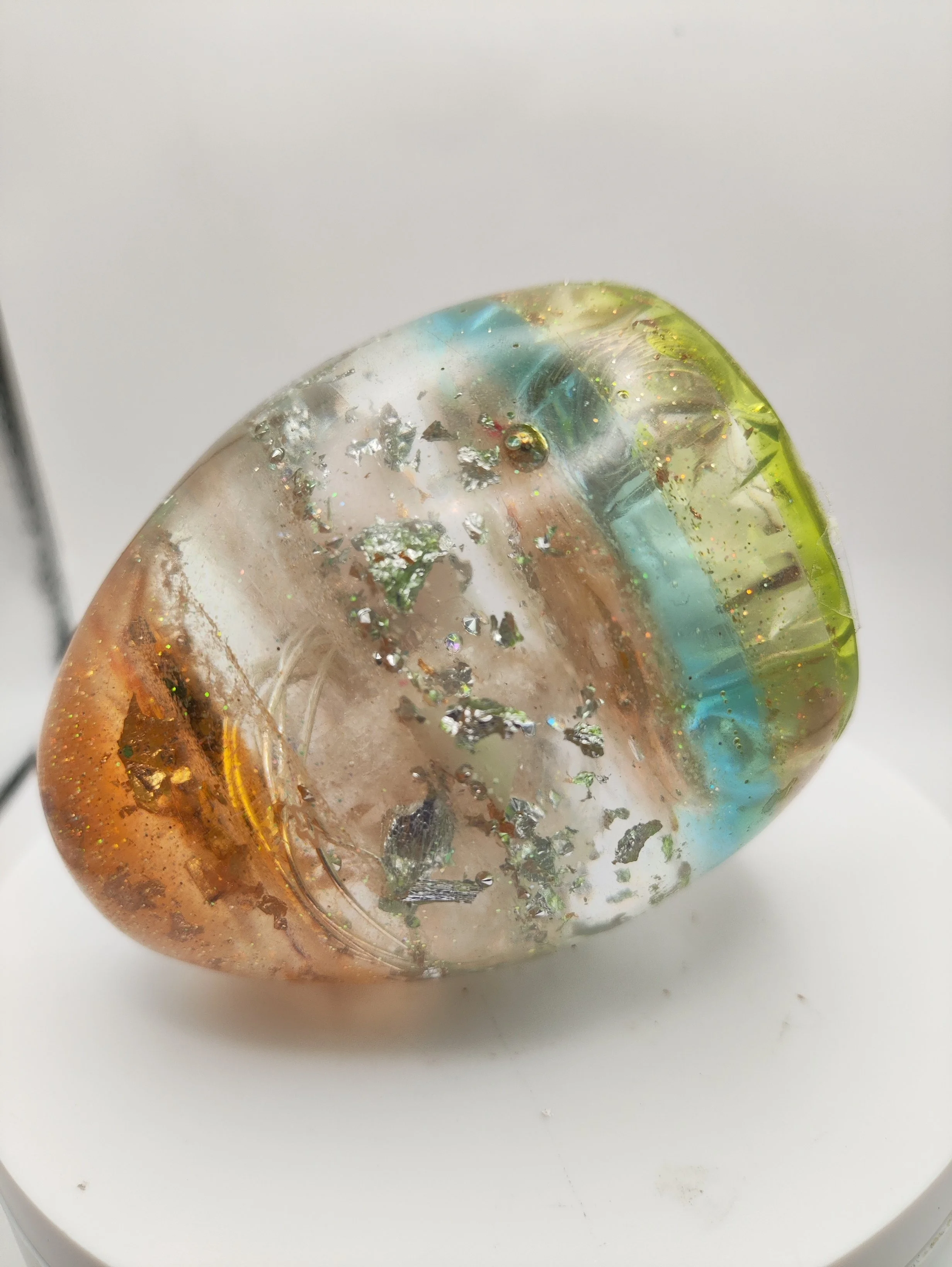 Oeuf orgonite cosmique