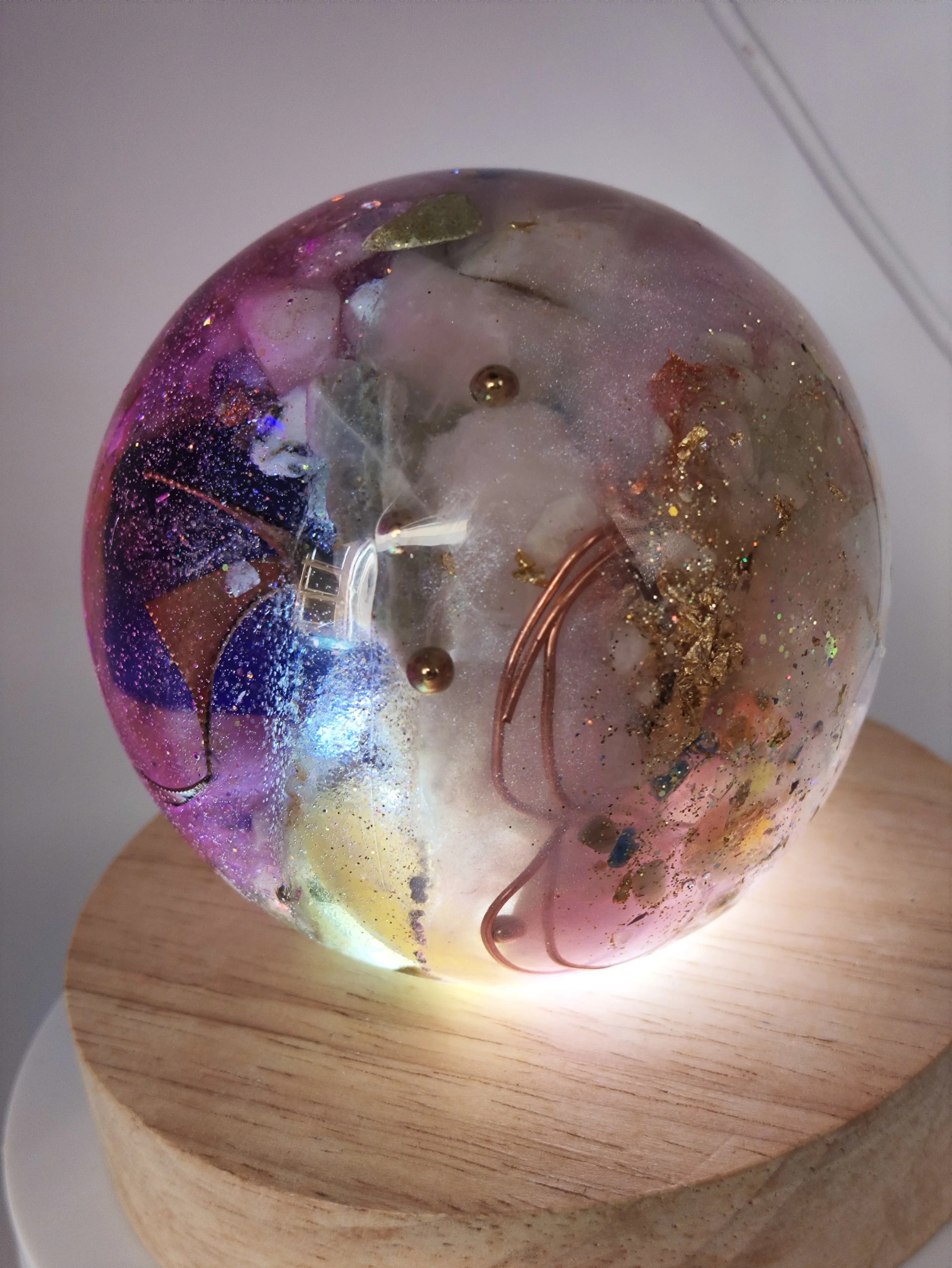 Sphere voyage galactique en orgonite ()