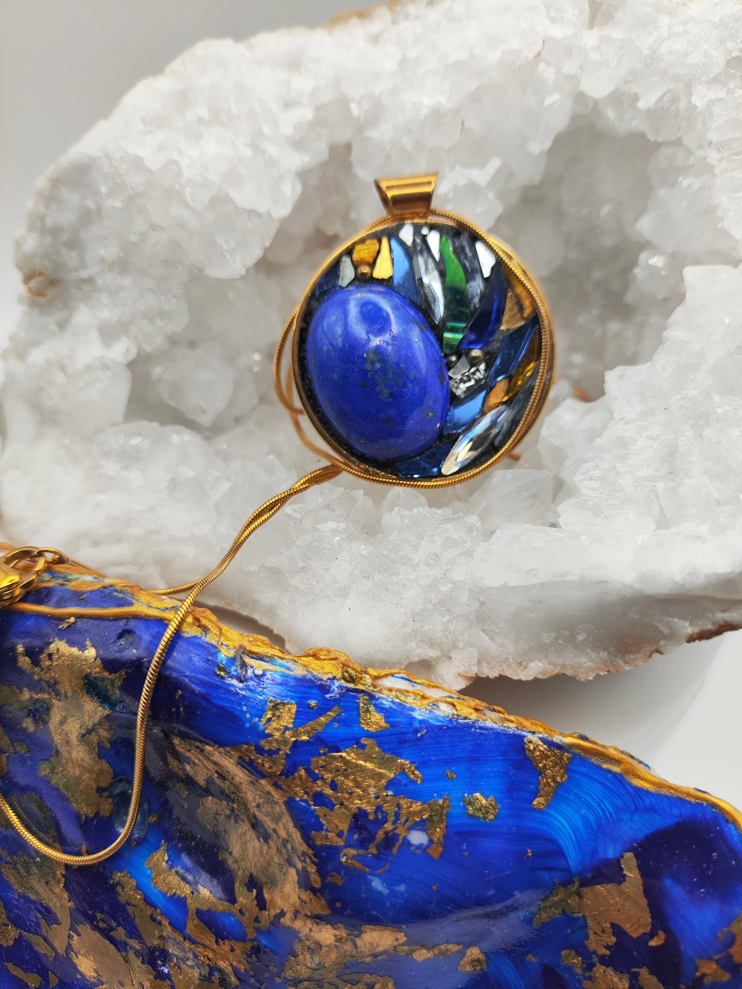 Pendentif lapis lazuli de toute beauté